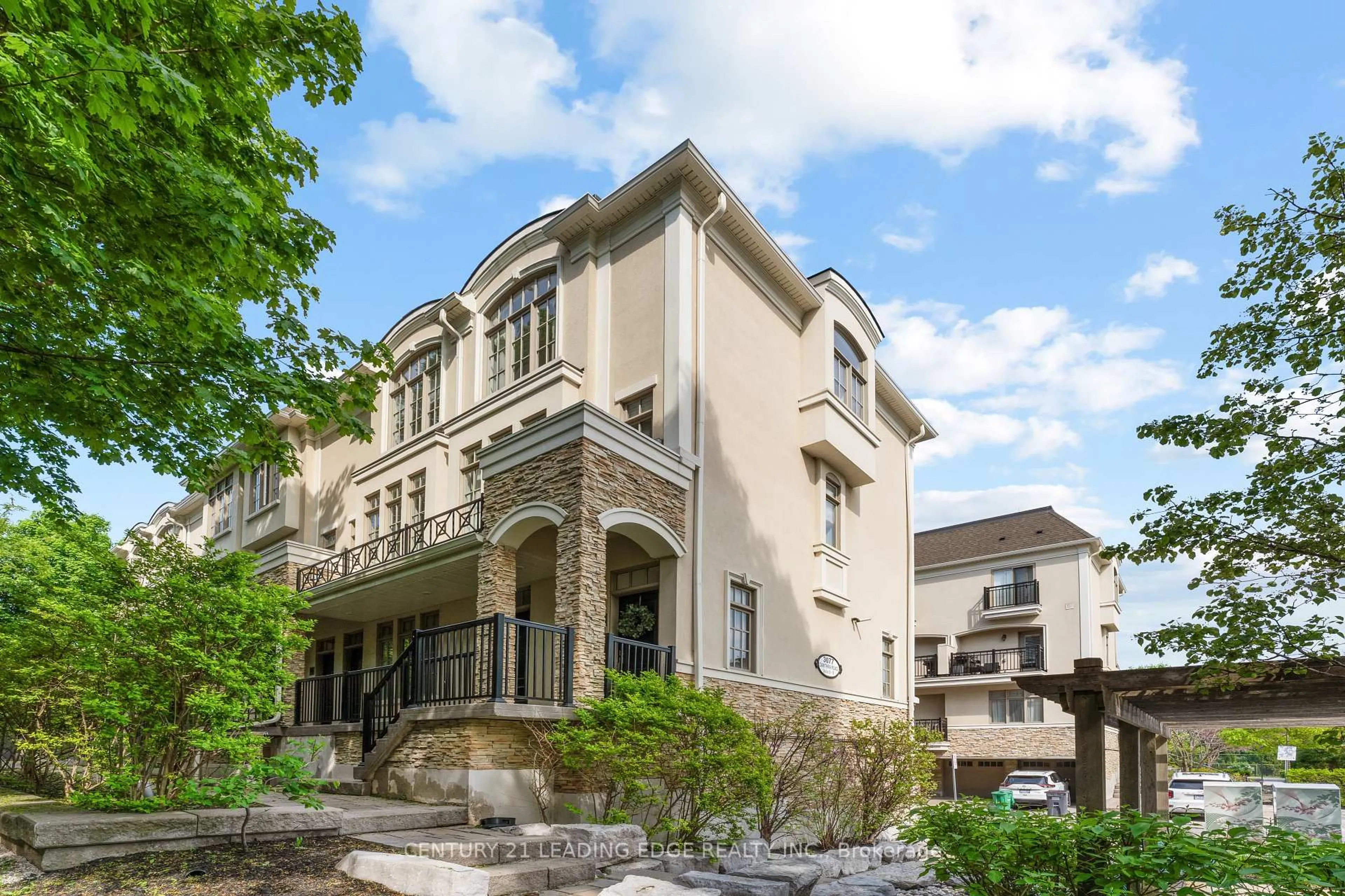 Patio, unknown for 3077 Cawthra Rd #18, Mississauga Ontario L5A 2X4