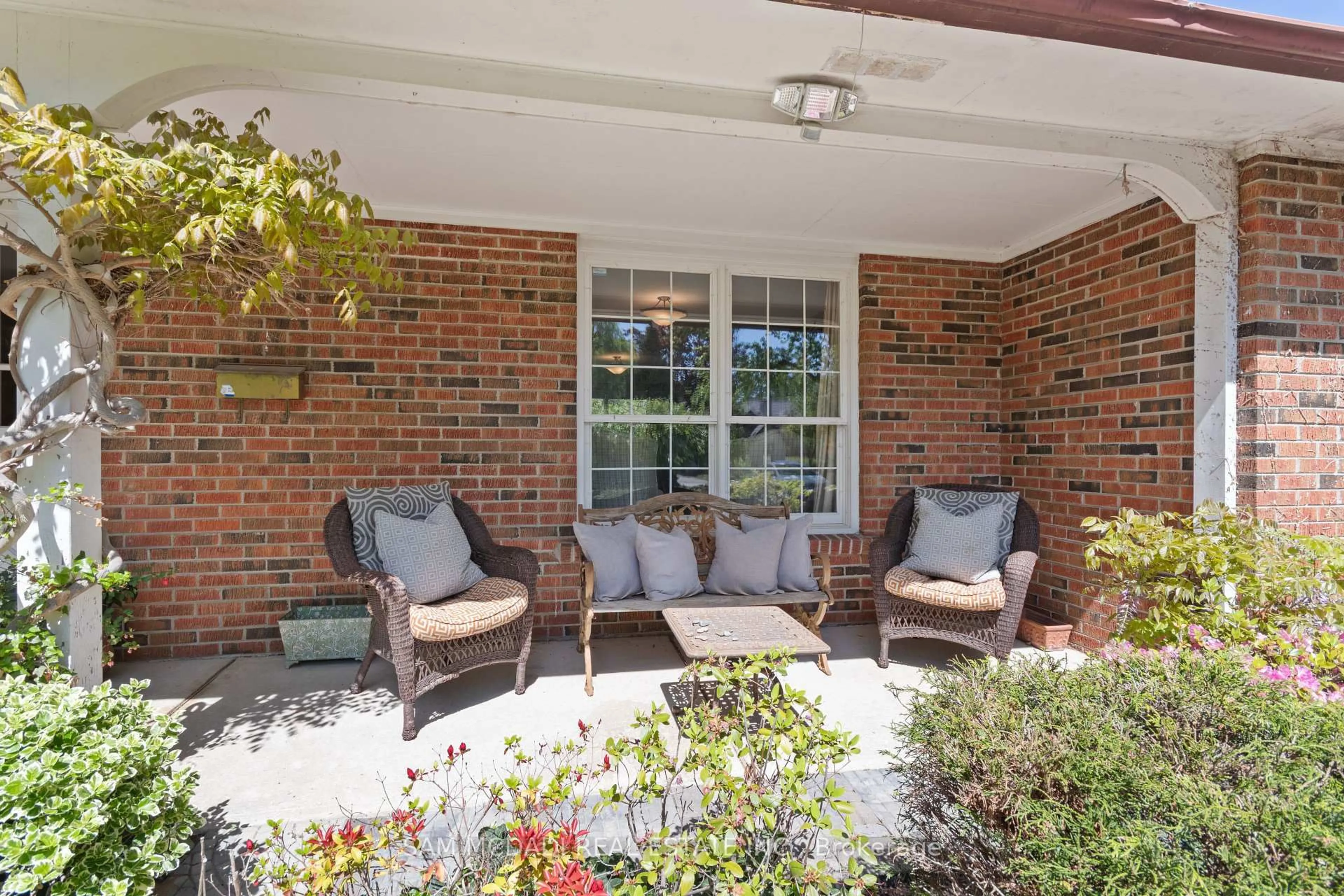 Patio, water/lake/river/ocean view for 865 Meadow Wood Rd, Mississauga Ontario L5J 2S7