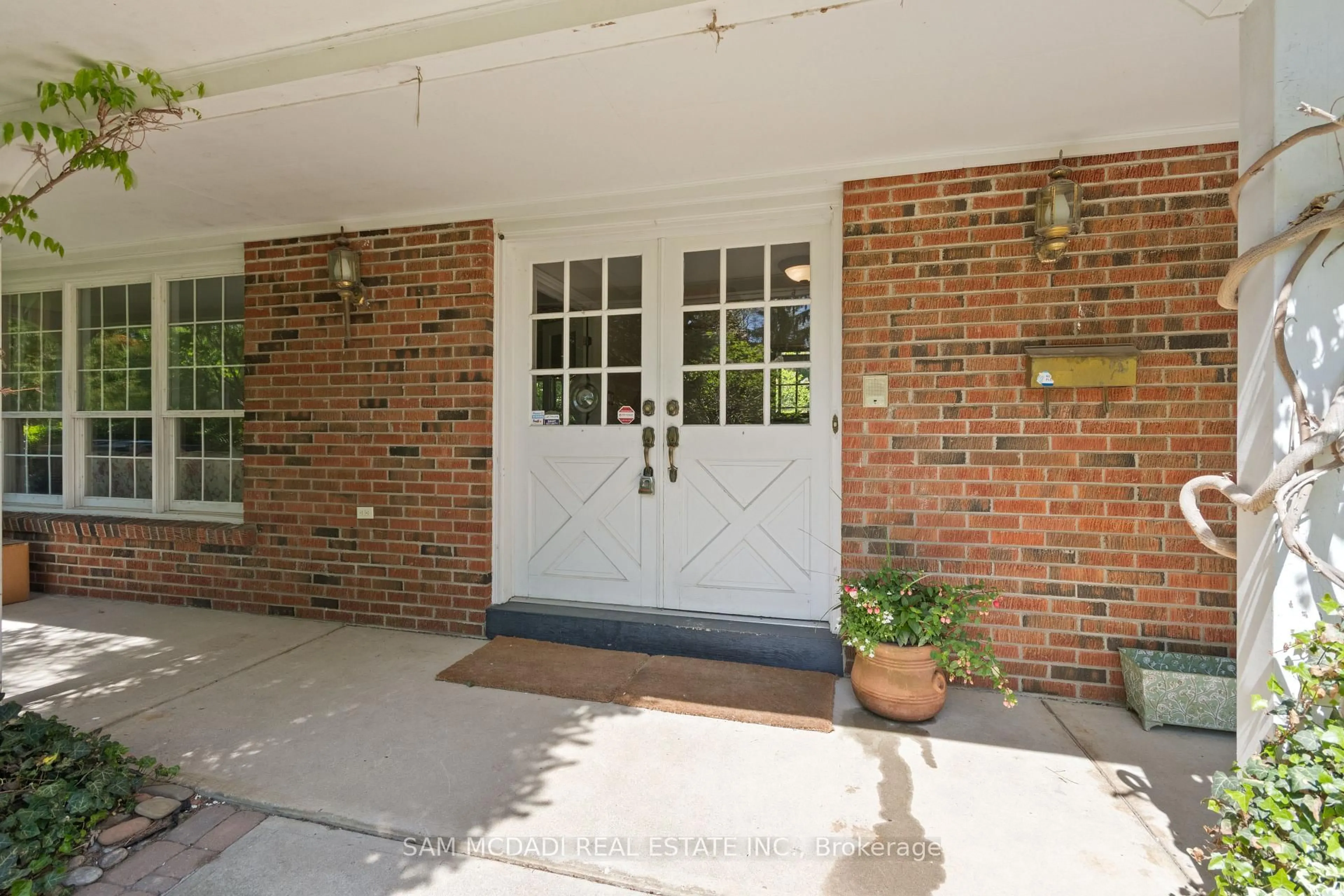 Unknown for 865 Meadow Wood Rd, Mississauga Ontario L5J 2S7