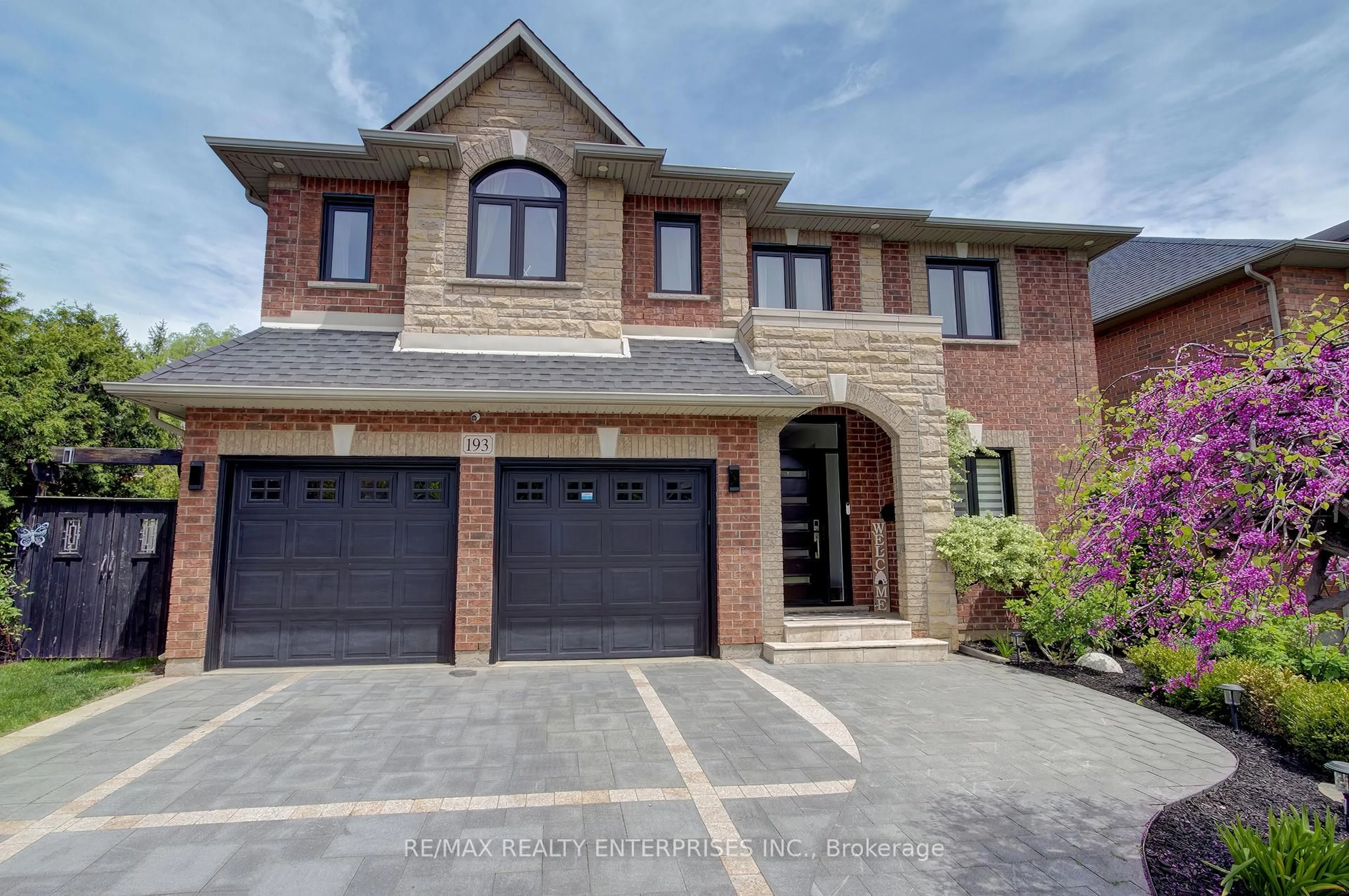 Home with brick exterior material, street for 193 Teddington Pl, Burlington Ontario L7L 6X6