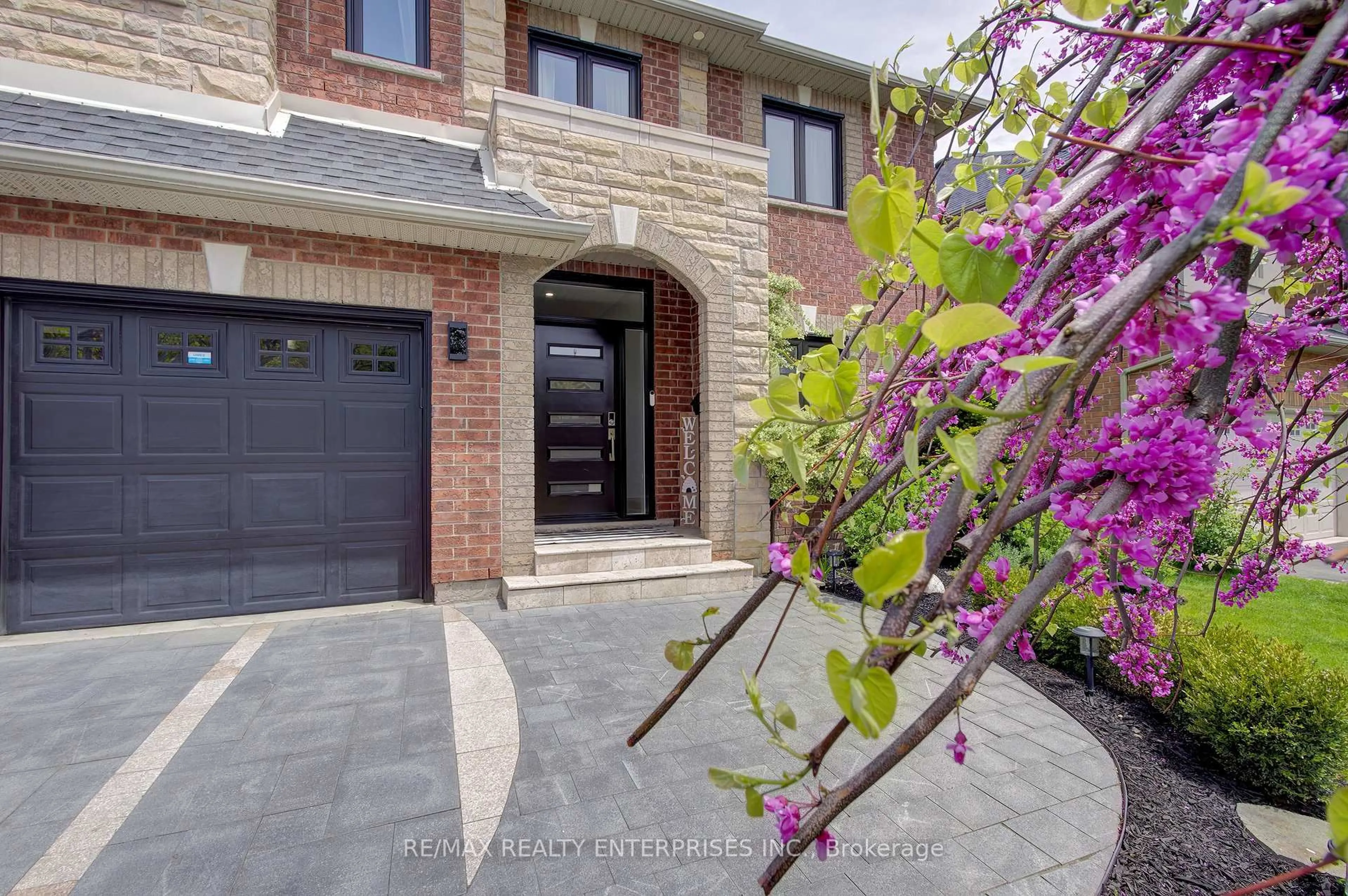 Home with brick exterior material, street for 193 Teddington Pl, Burlington Ontario L7L 6X6