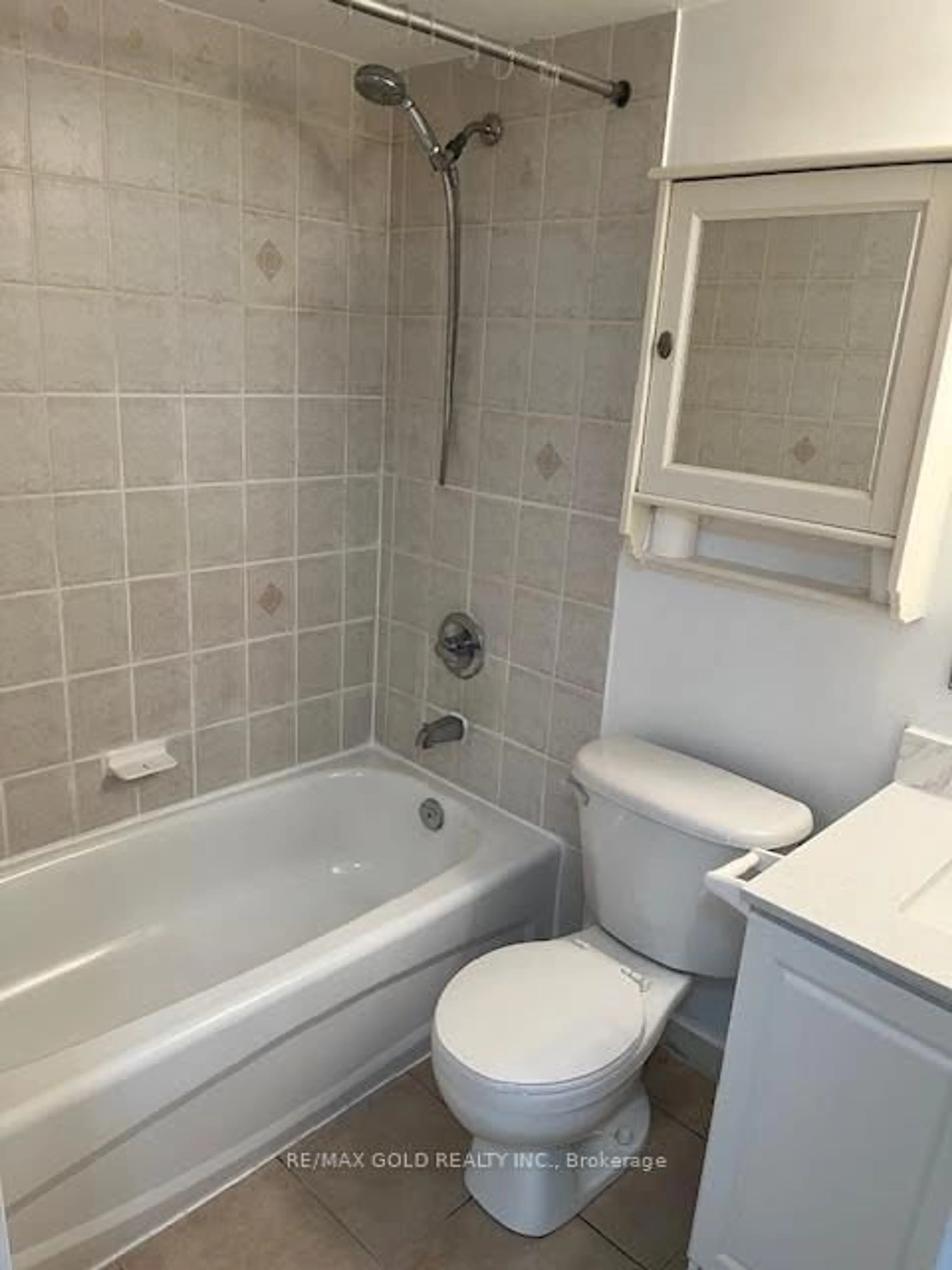 Standard bathroom, unknown for 4975 Southampton Dr #143, Mississauga Ontario L5M 8C8