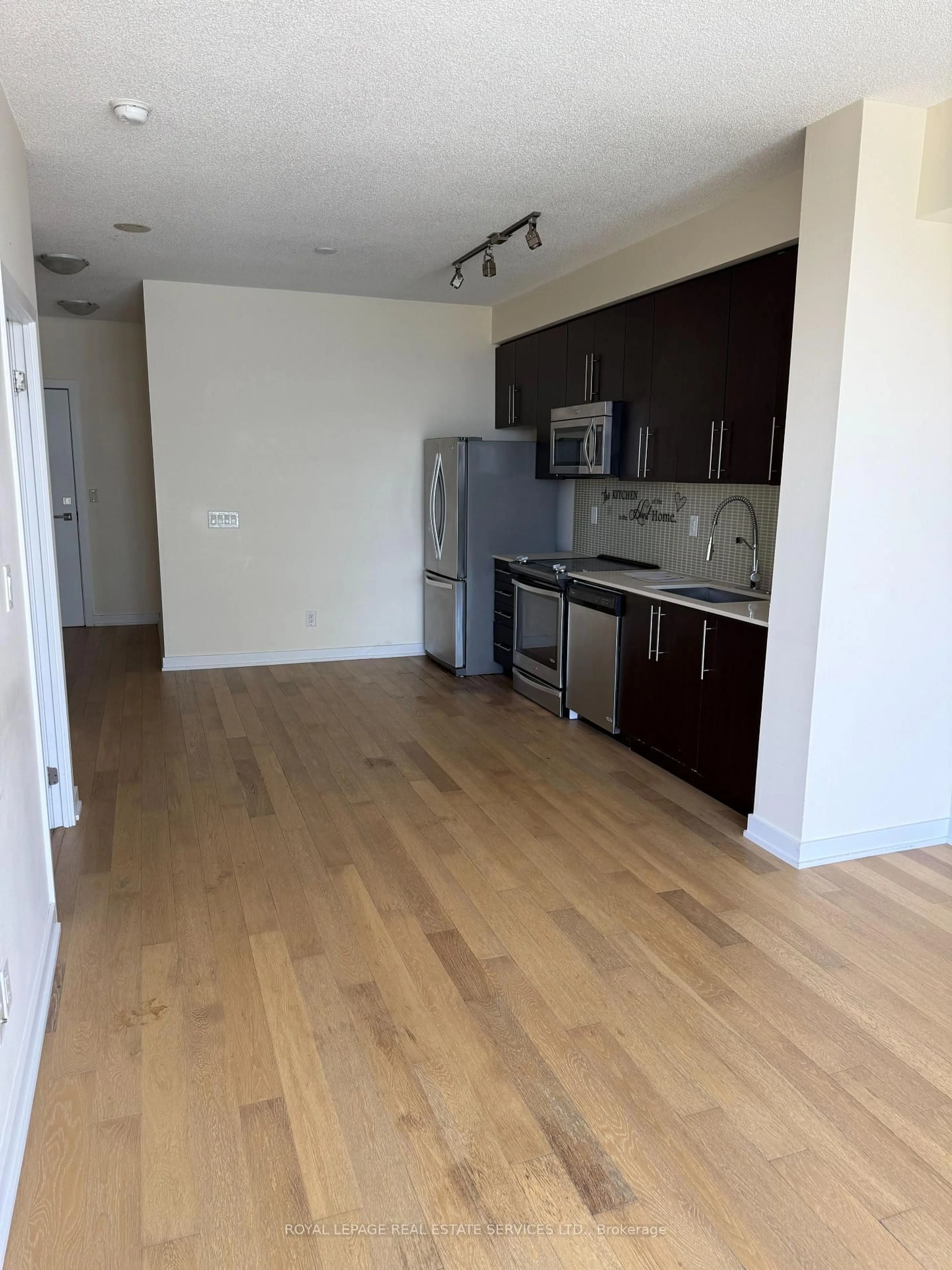 A pic of a room for 4011 Brickstone Mews #3308, Mississauga Ontario L5B 0G3