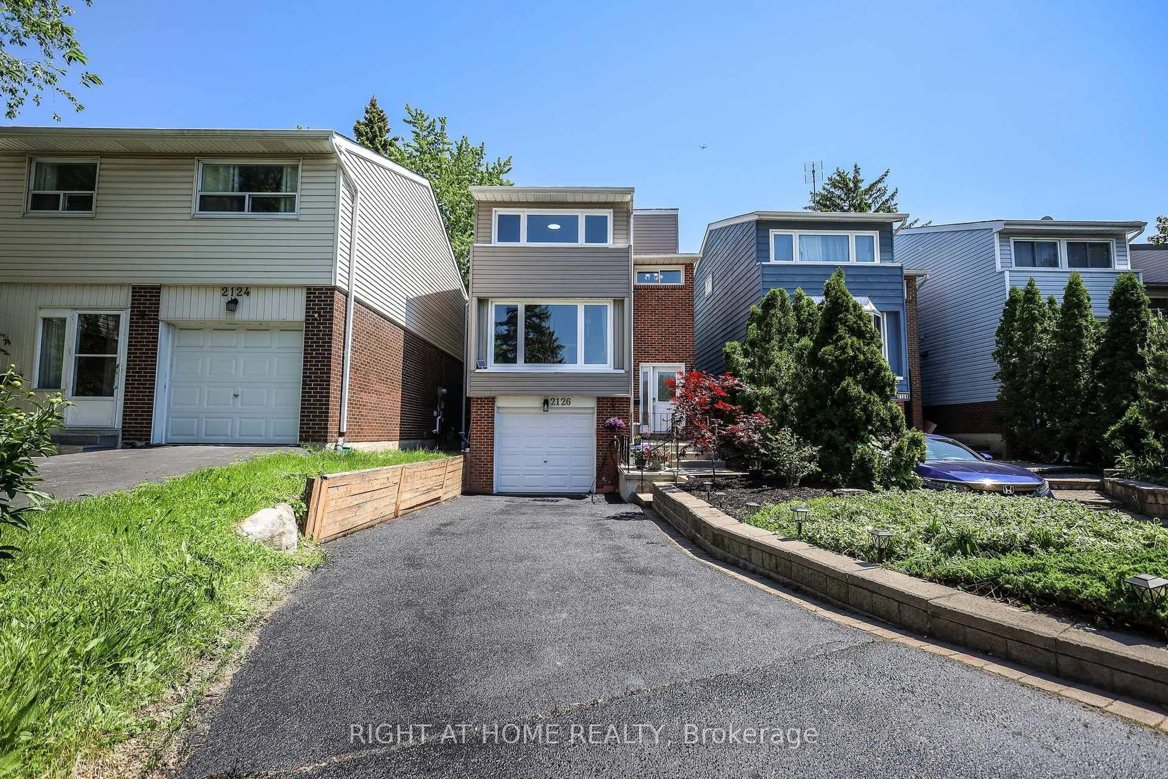 Unknown for 2126 Millway Gate, Mississauga Ontario L5L 1R3