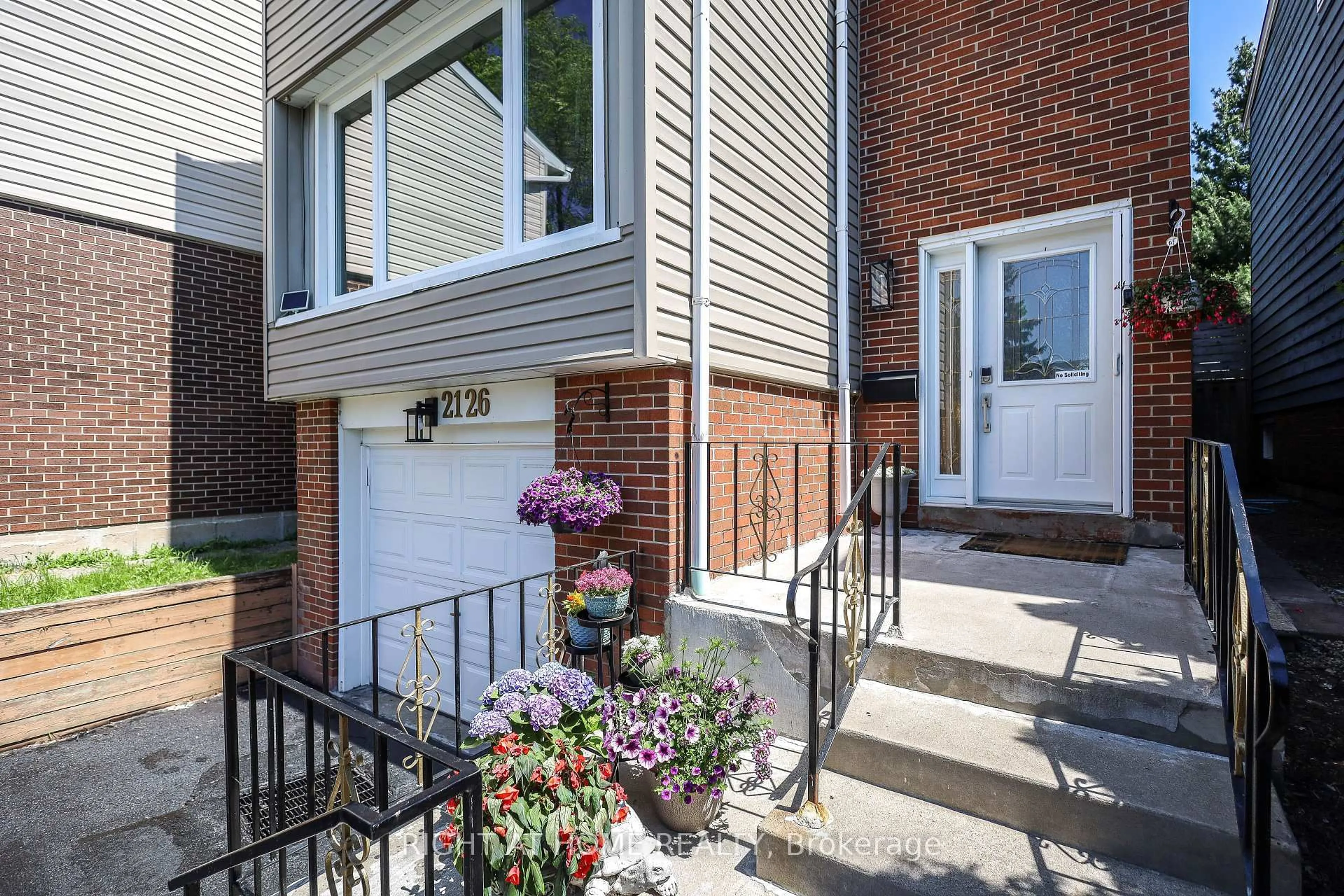 Home with brick exterior material, street for 2126 Millway Gate, Mississauga Ontario L5L 1R3