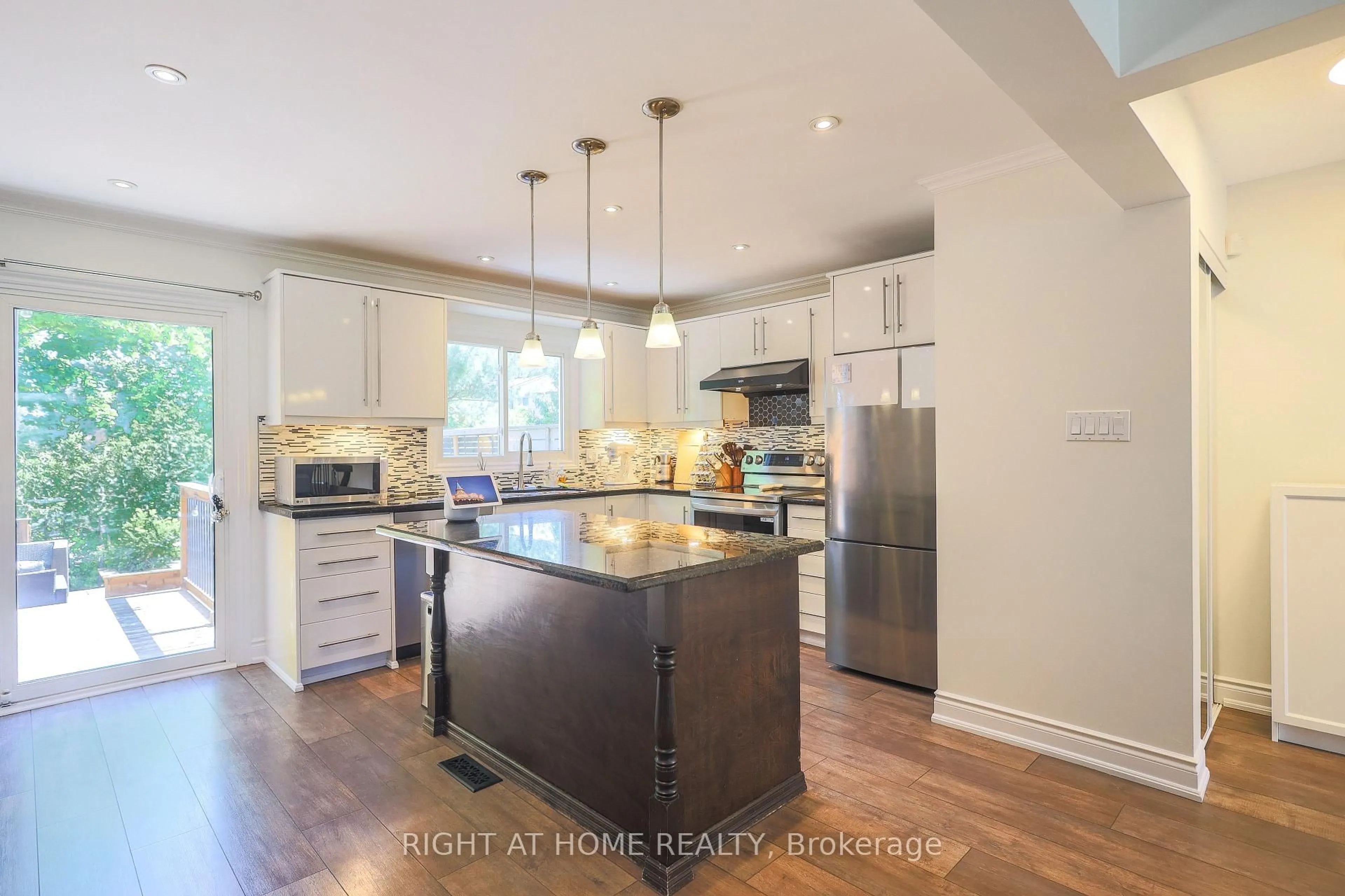 Open concept kitchen, unknown for 2126 Millway Gate, Mississauga Ontario L5L 1R3