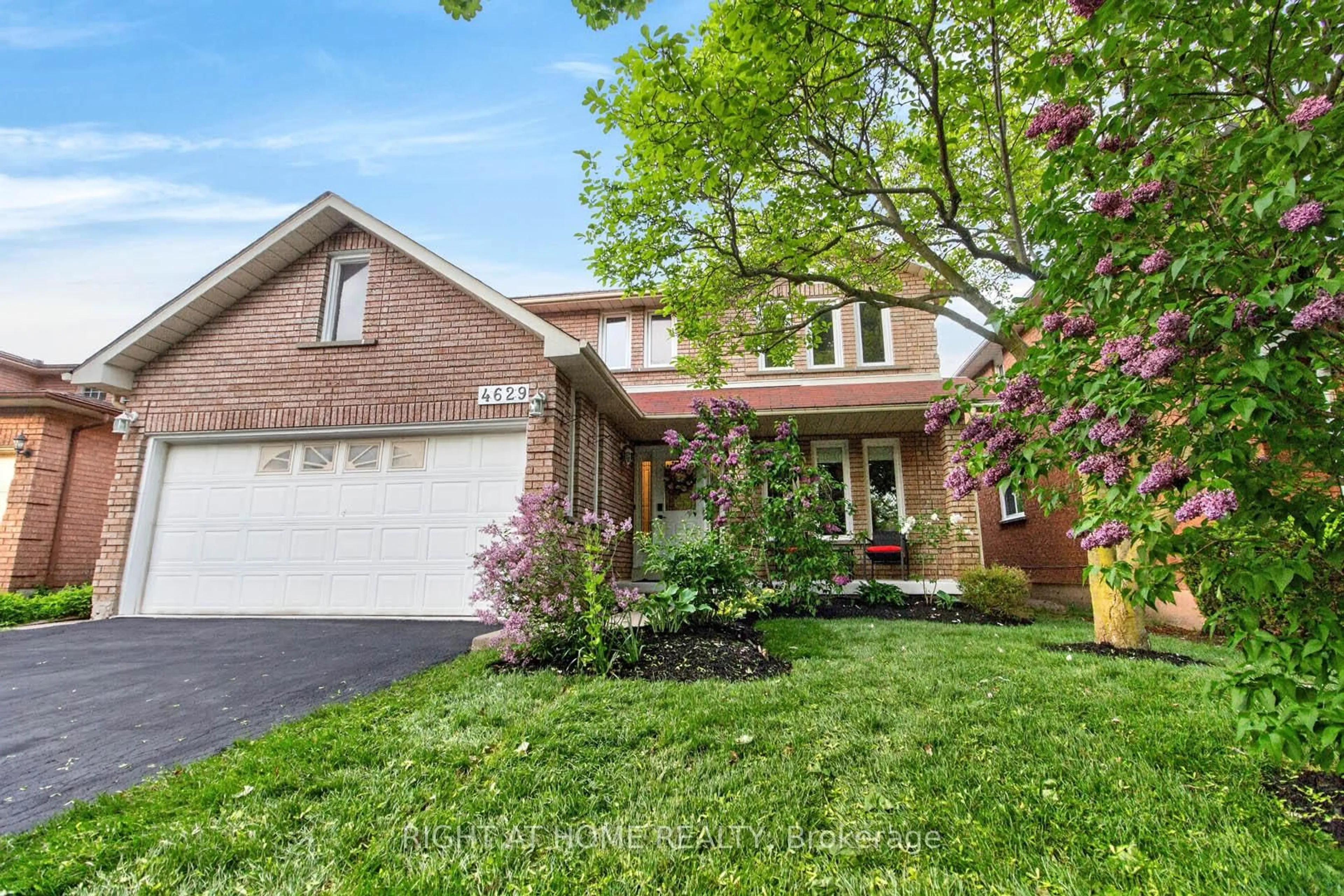 Home with brick exterior material, street for 4629 Phoenix Park Cres, Mississauga Ontario L5M 3E9