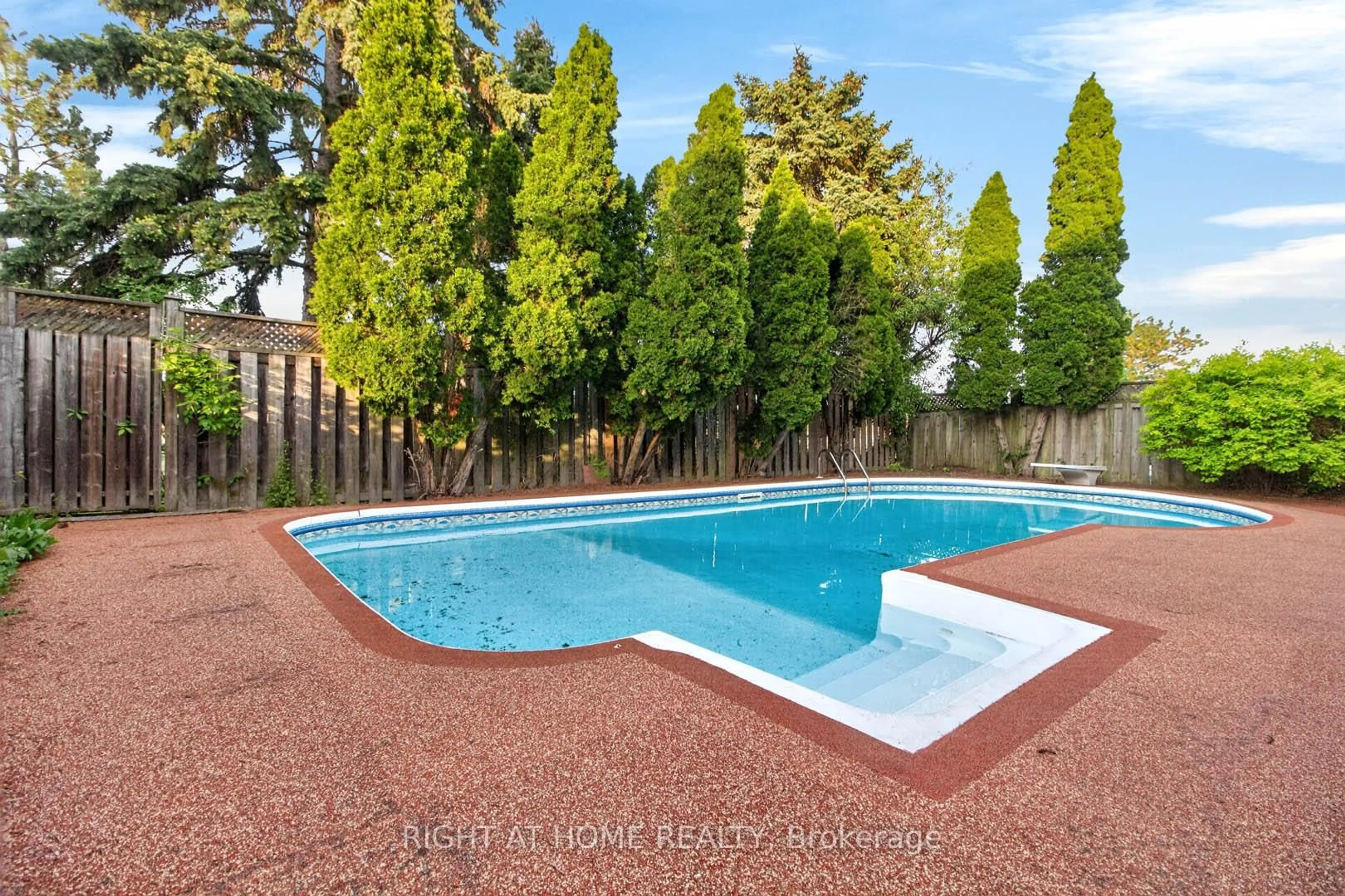 Pool for 4629 Phoenix Park Cres, Mississauga Ontario L5M 3E9