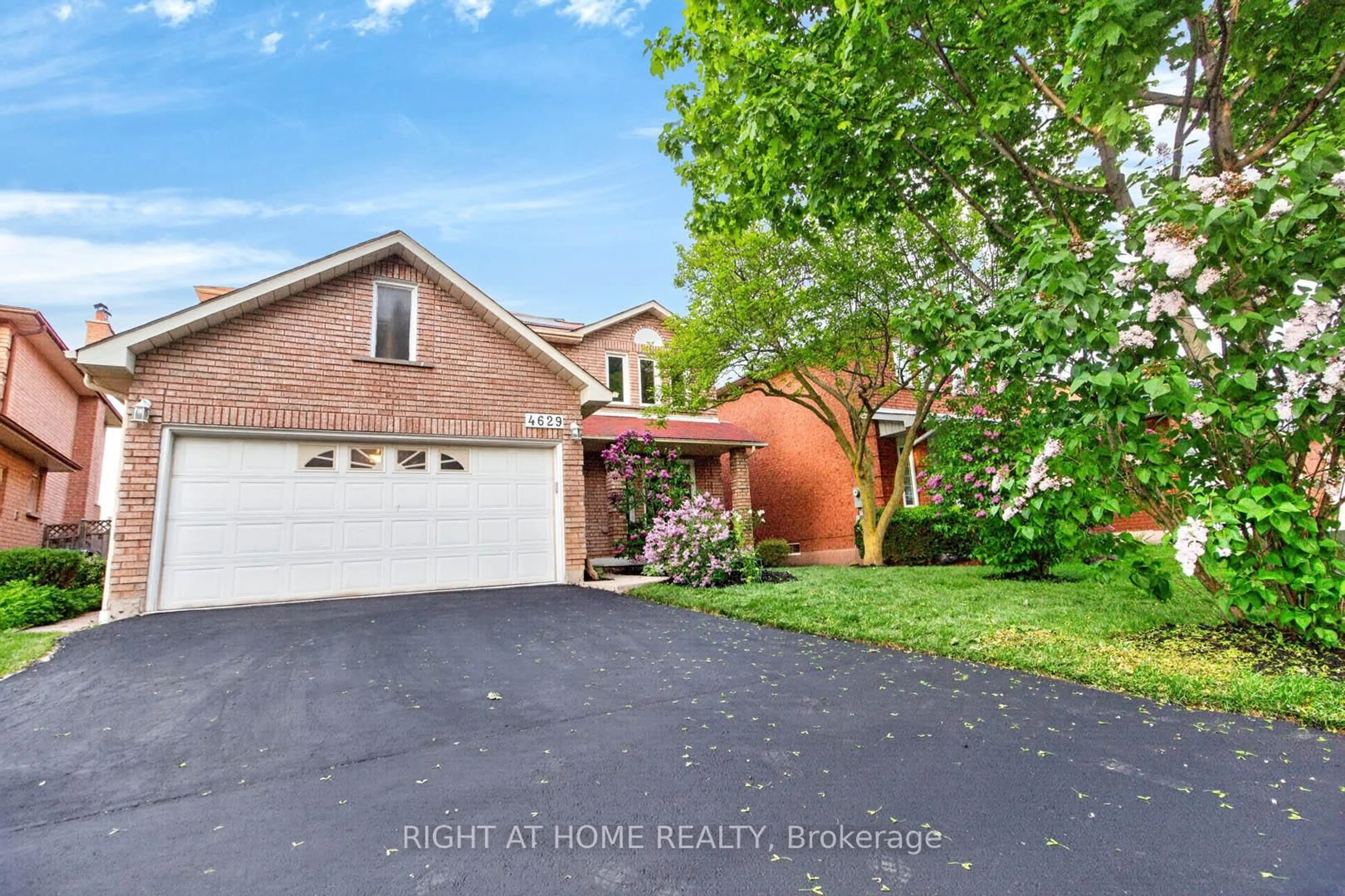 Home with brick exterior material, street for 4629 Phoenix Park Cres, Mississauga Ontario L5M 3E9