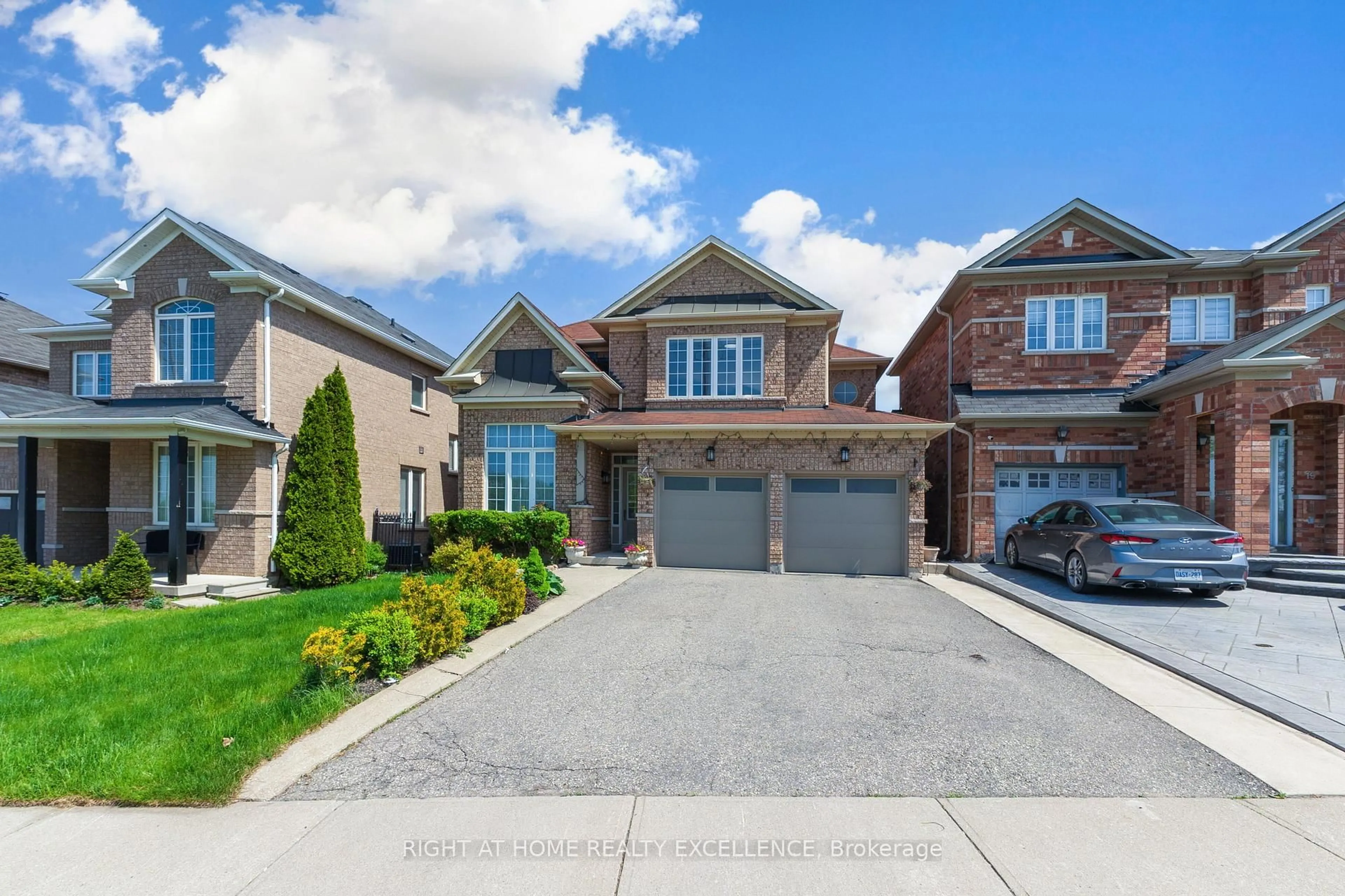 Home with brick exterior material, street for 17 Keeleview Cres, Brampton Ontario L6R 0H3
