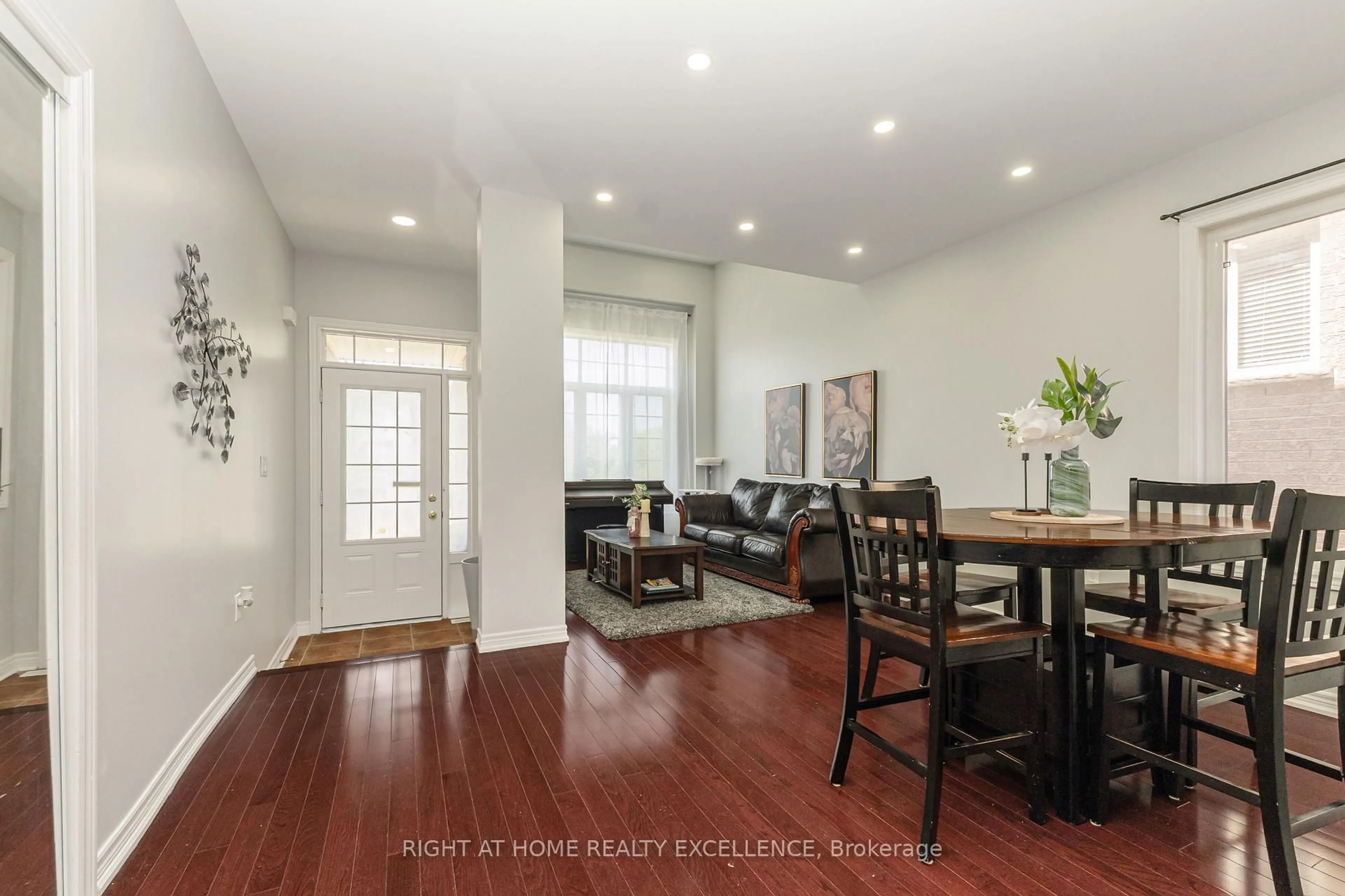 Dining room, wood/laminate floor for 17 Keeleview Cres, Brampton Ontario L6R 0H3