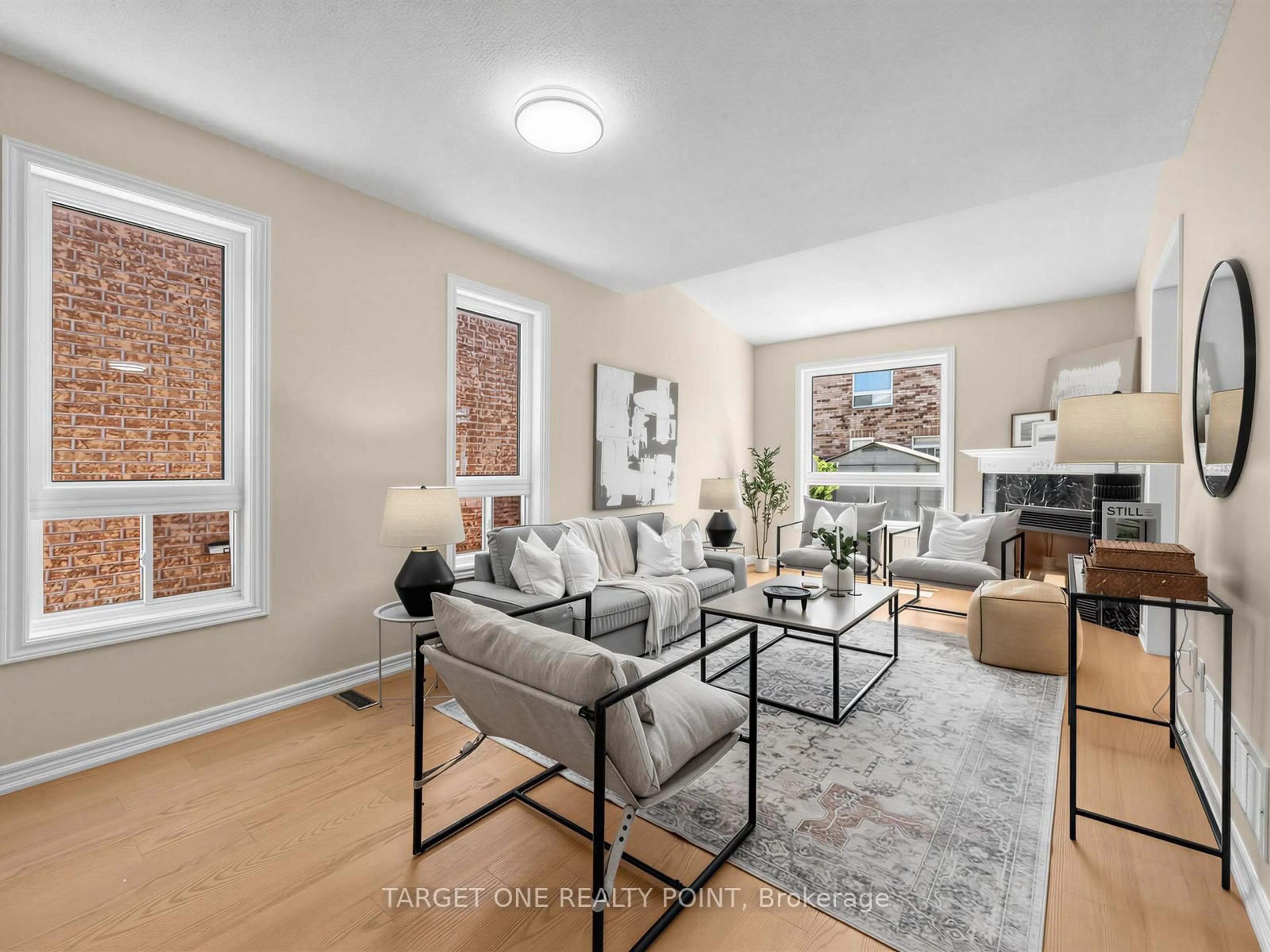 Living room with furniture, unknown for 5634 Watersfield Ave, Mississauga Ontario L5M 7G1