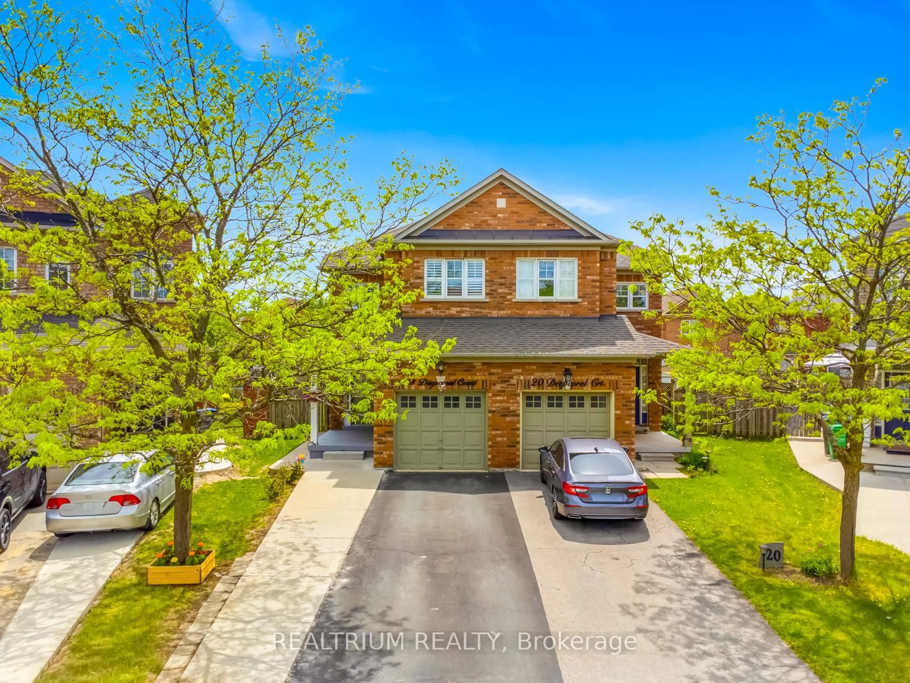 A pic from outside/outdoor area/front of a property/back of a property/a pic from drone, street for 18 Deepcoral Crt, Brampton Ontario L6V 4P7