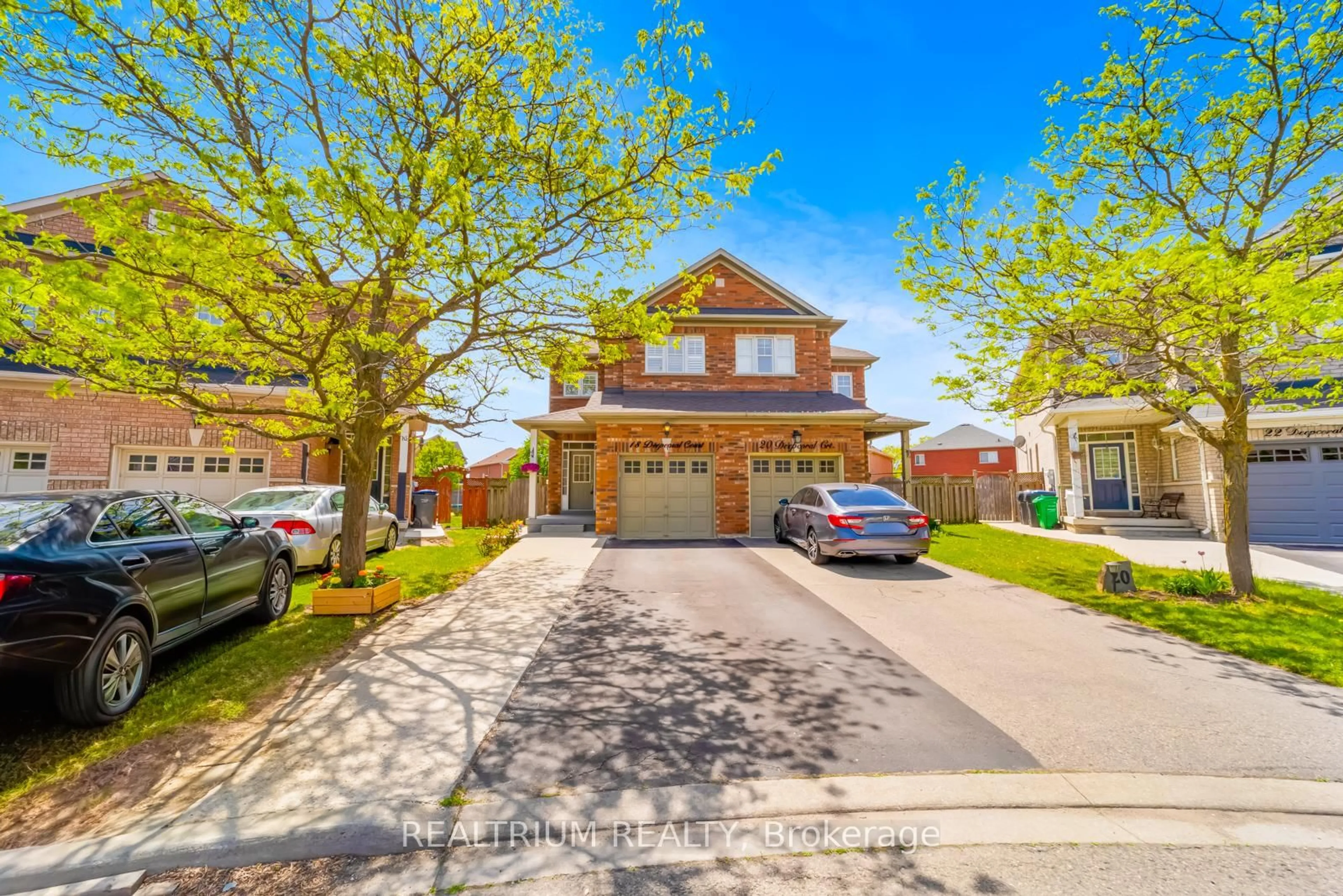 A pic from outside/outdoor area/front of a property/back of a property/a pic from drone, street for 18 Deepcoral Crt, Brampton Ontario L6V 4P7