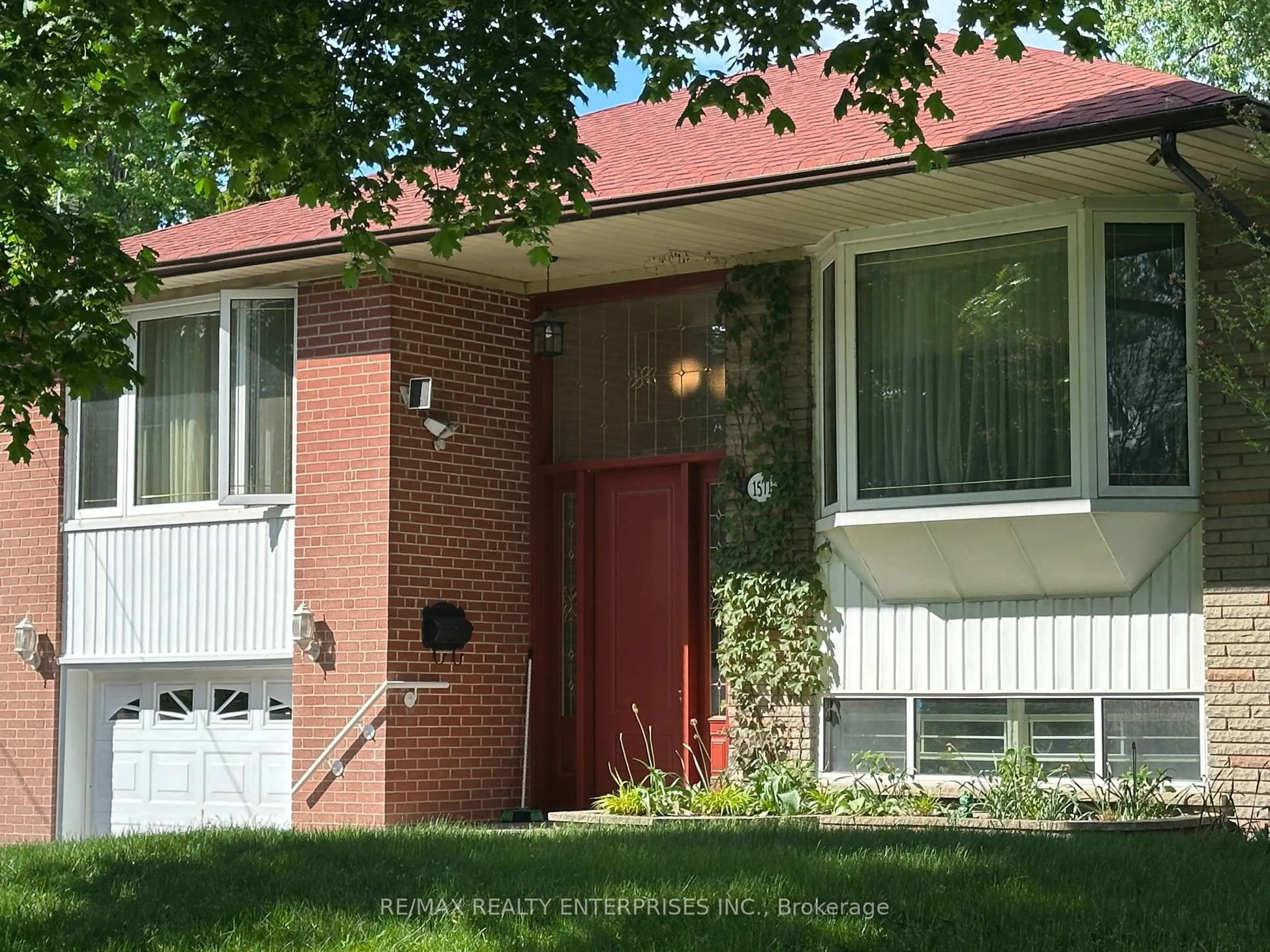 Home with brick exterior material, street for 1571 Muir Rd, Mississauga Ontario L5E 2J3