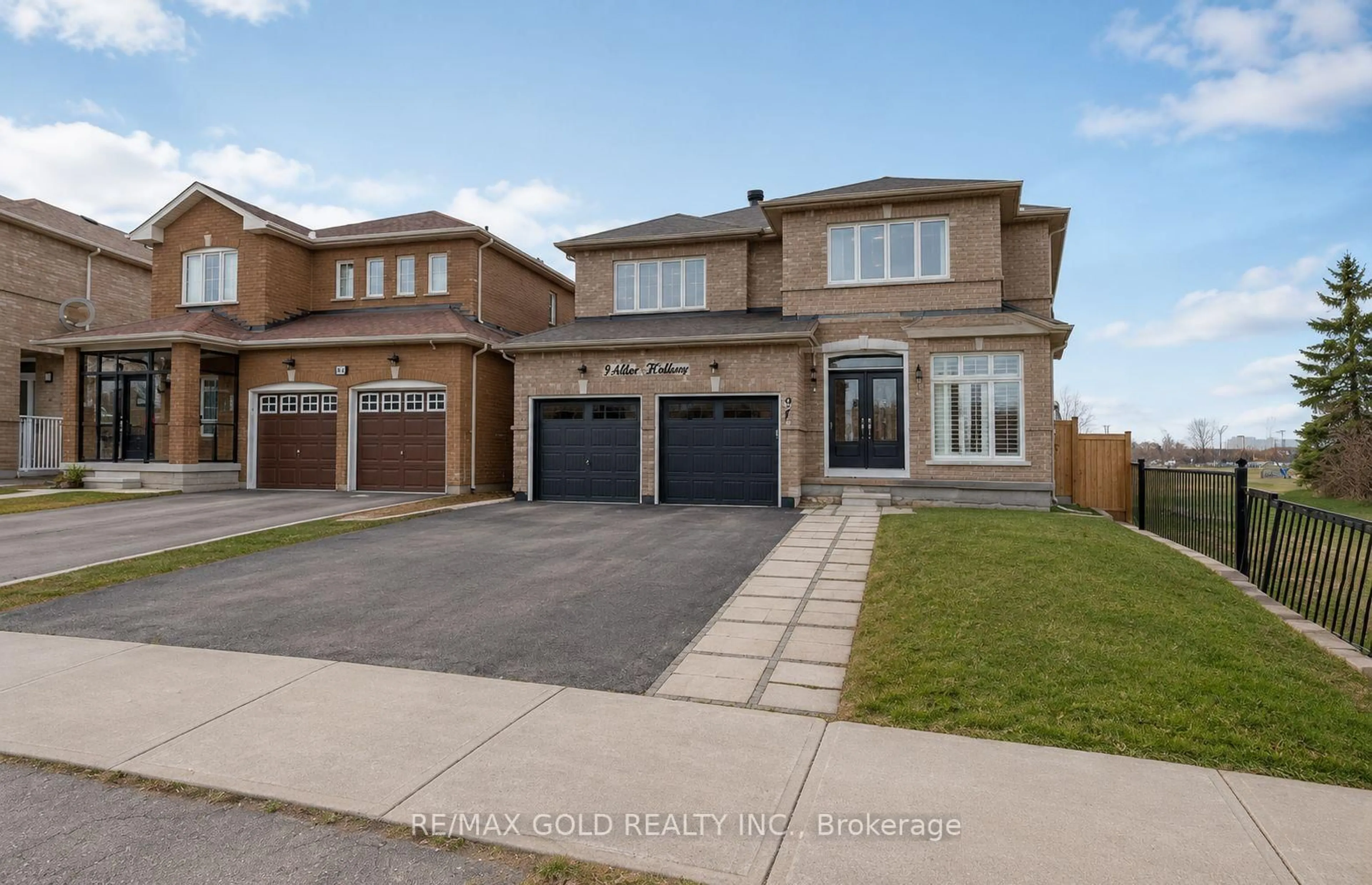 Home with brick exterior material, street for 91 Sewells Lane, Brampton Ontario L7A 2Z8