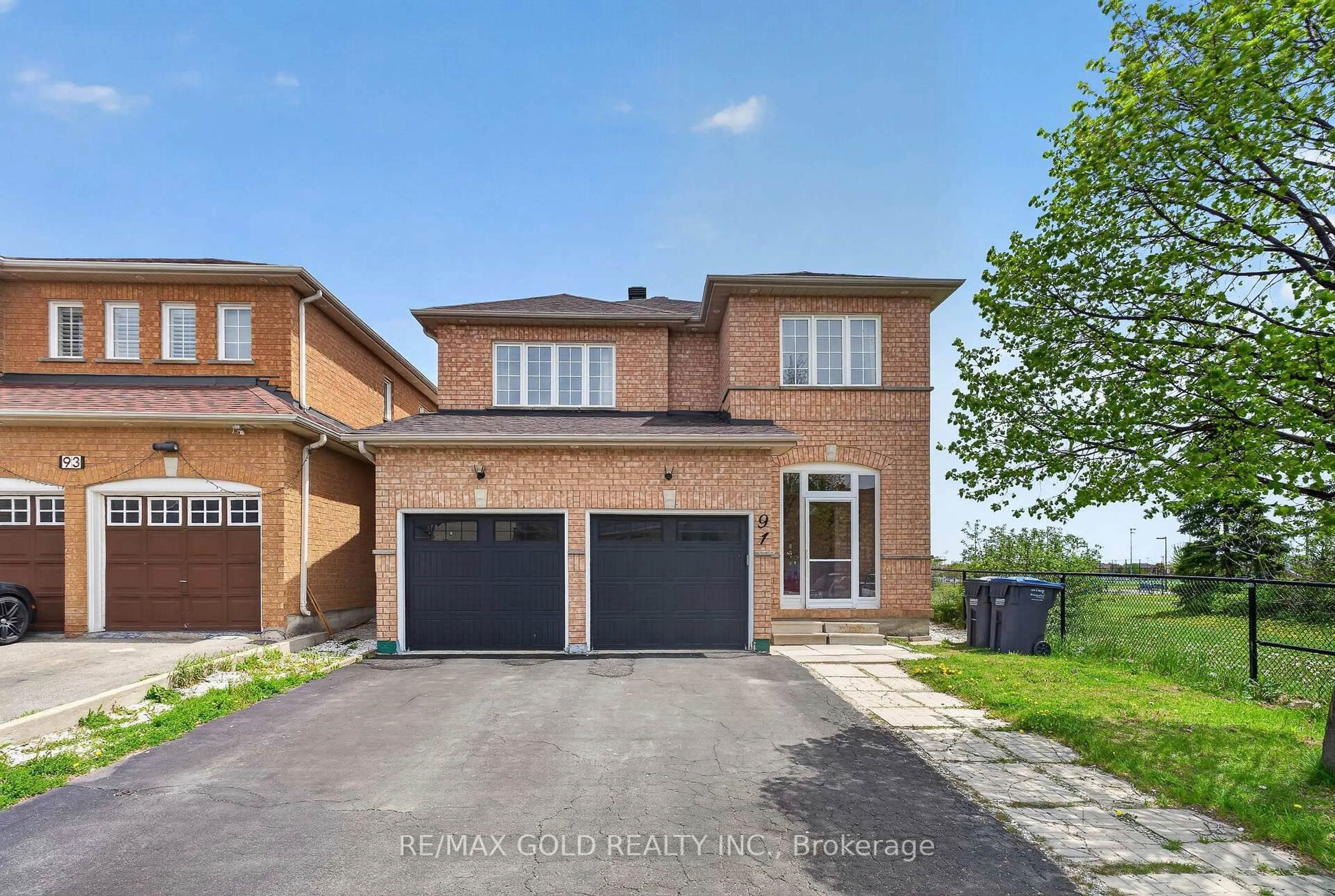 Home with brick exterior material, street for 91 Sewells Lane, Brampton Ontario L7A 2Z8