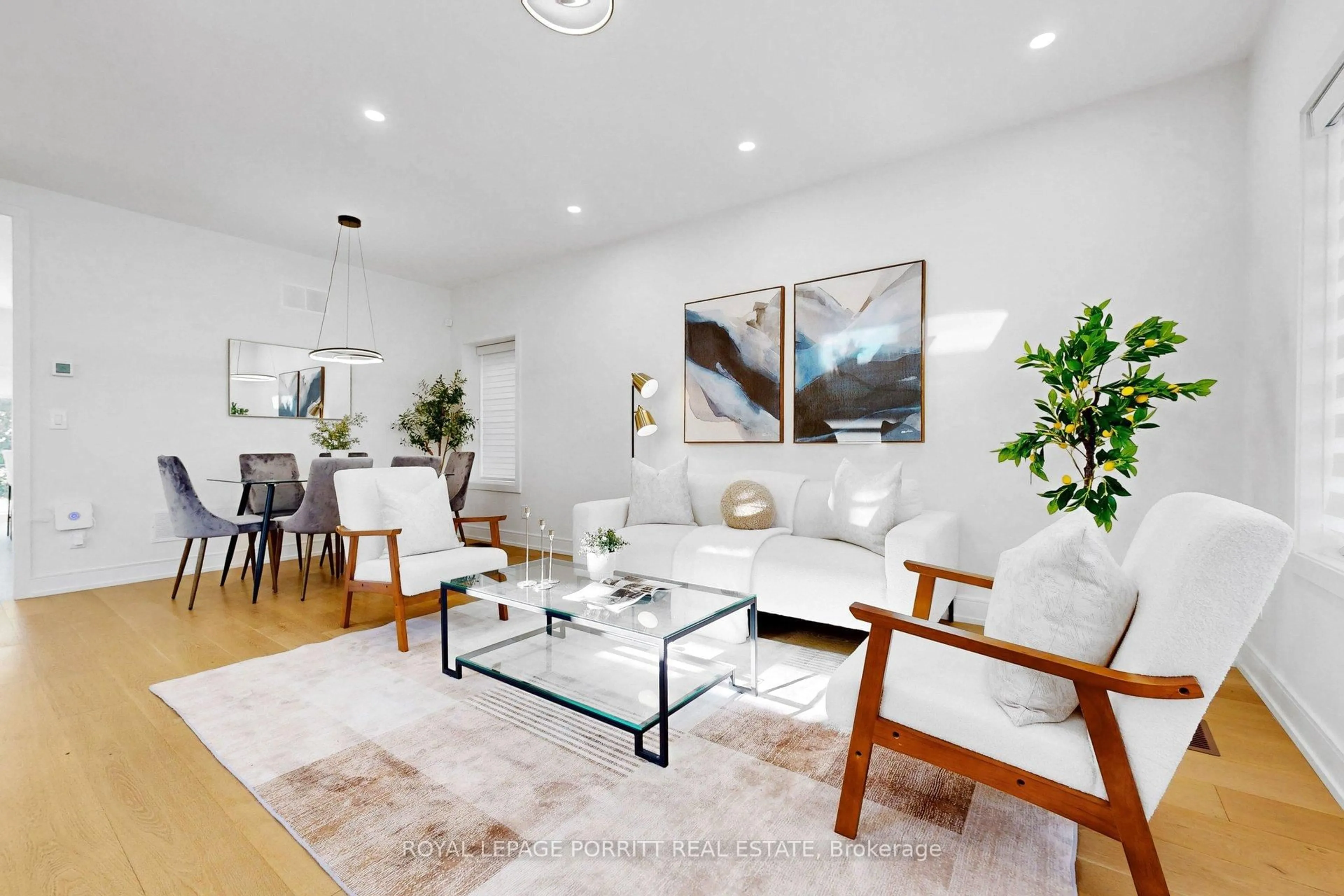 Living room with furniture, unknown for 94 Edgecroft Rd, Toronto Ontario M8Z 2C3