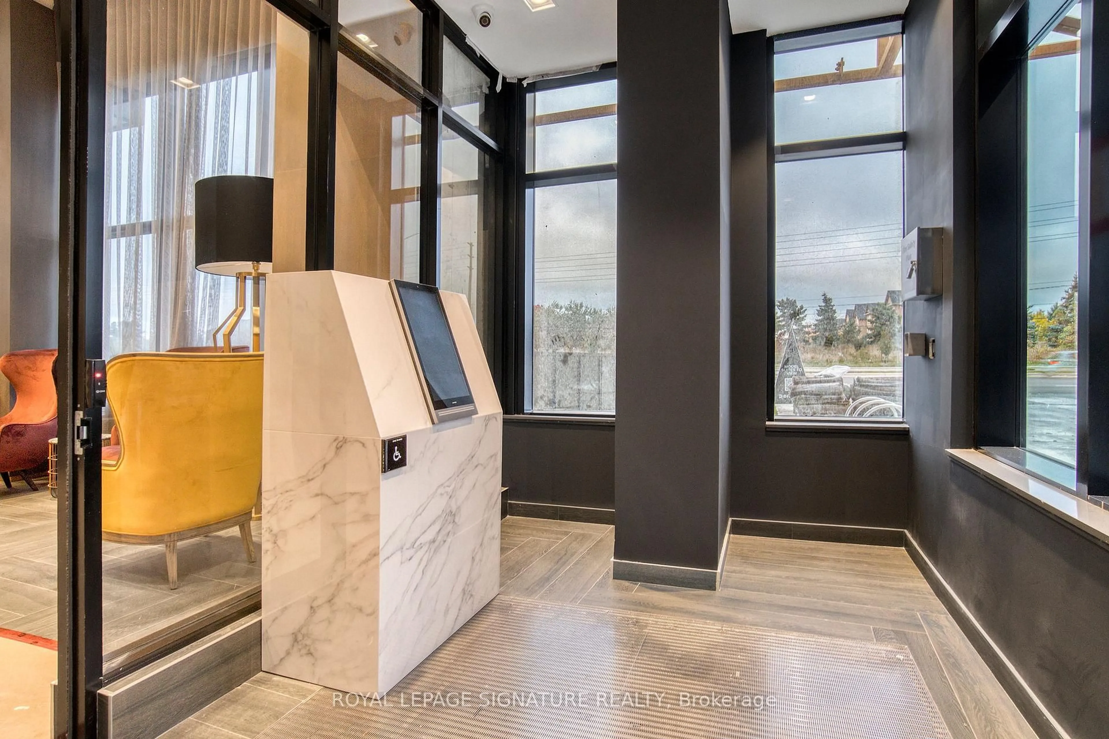 Indoor foyer for 395 Dundas St #234, Oakville Ontario L6M 5R8