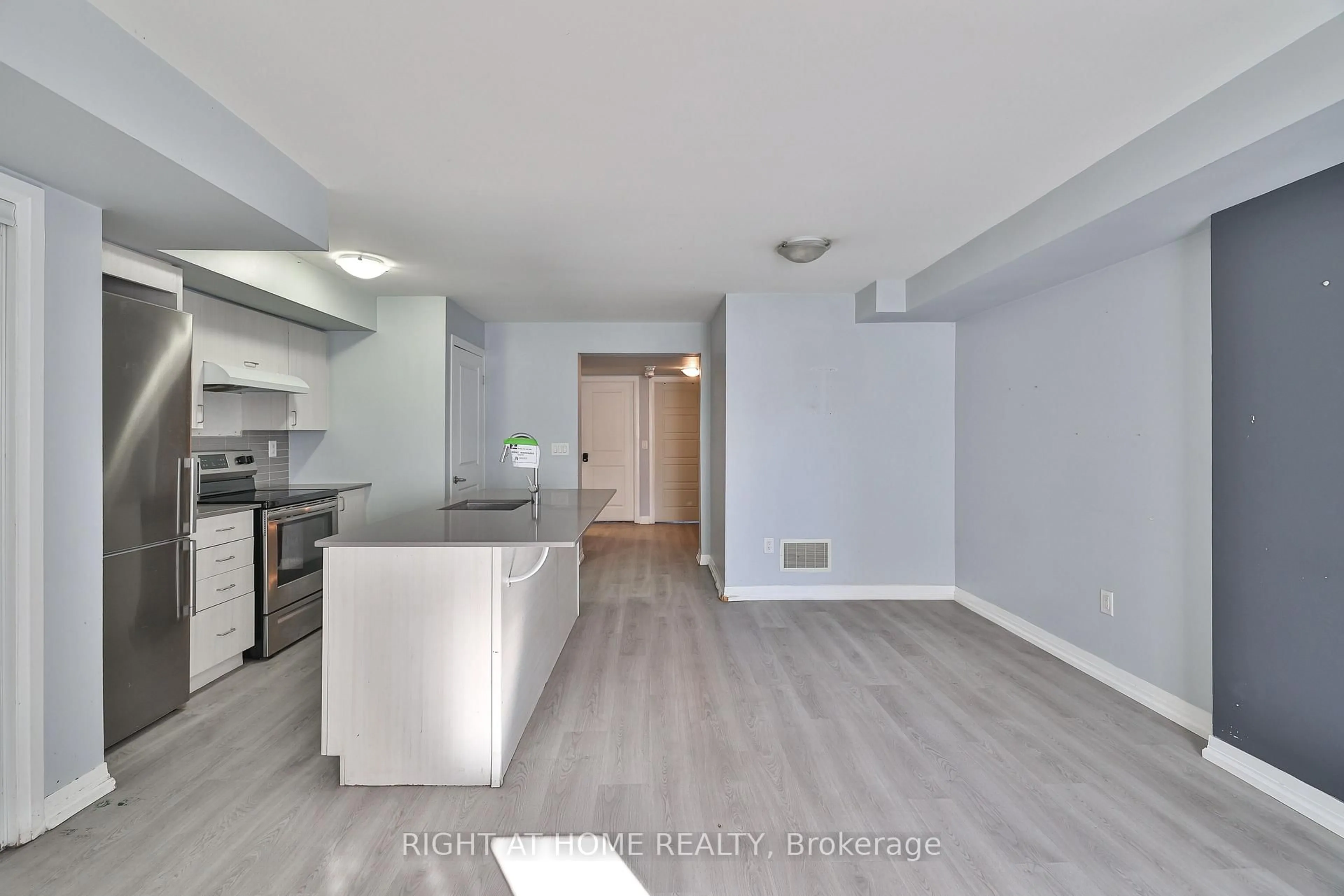 Open concept kitchen, unknown for 155 William Duncan Rd #5, Toronto Ontario M3K 0B9