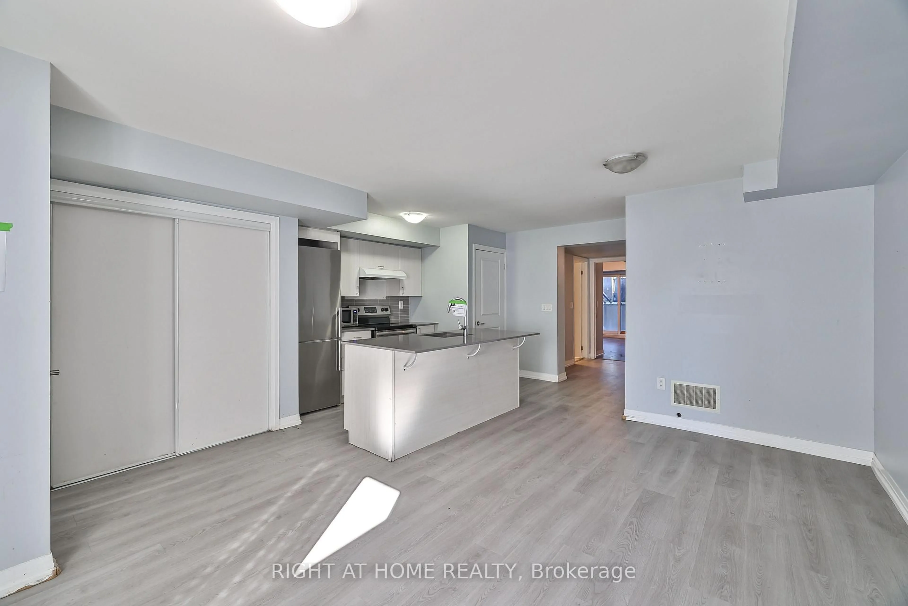 Open concept kitchen, unknown for 155 William Duncan Rd #5, Toronto Ontario M3K 0B9