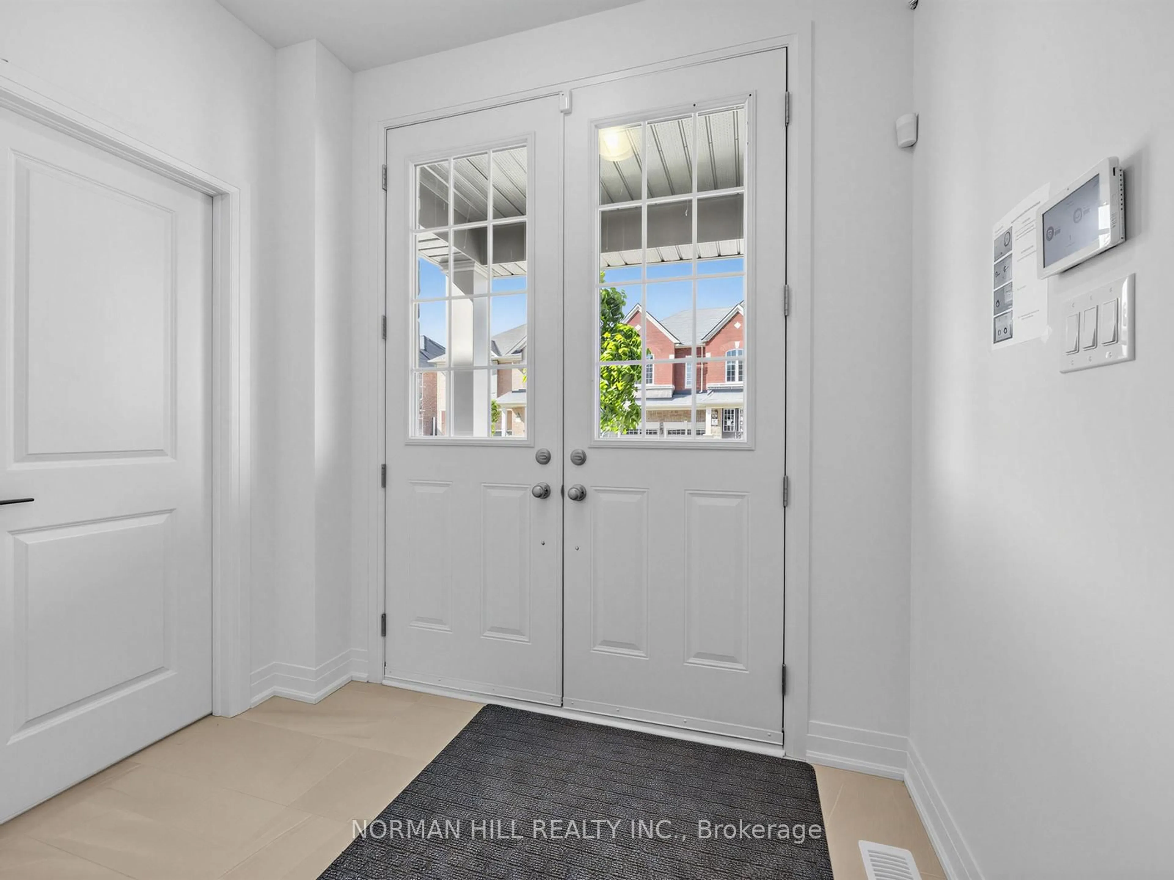 Indoor entryway for 13 Lilestone Dr, Brampton Ontario L6X 0B3