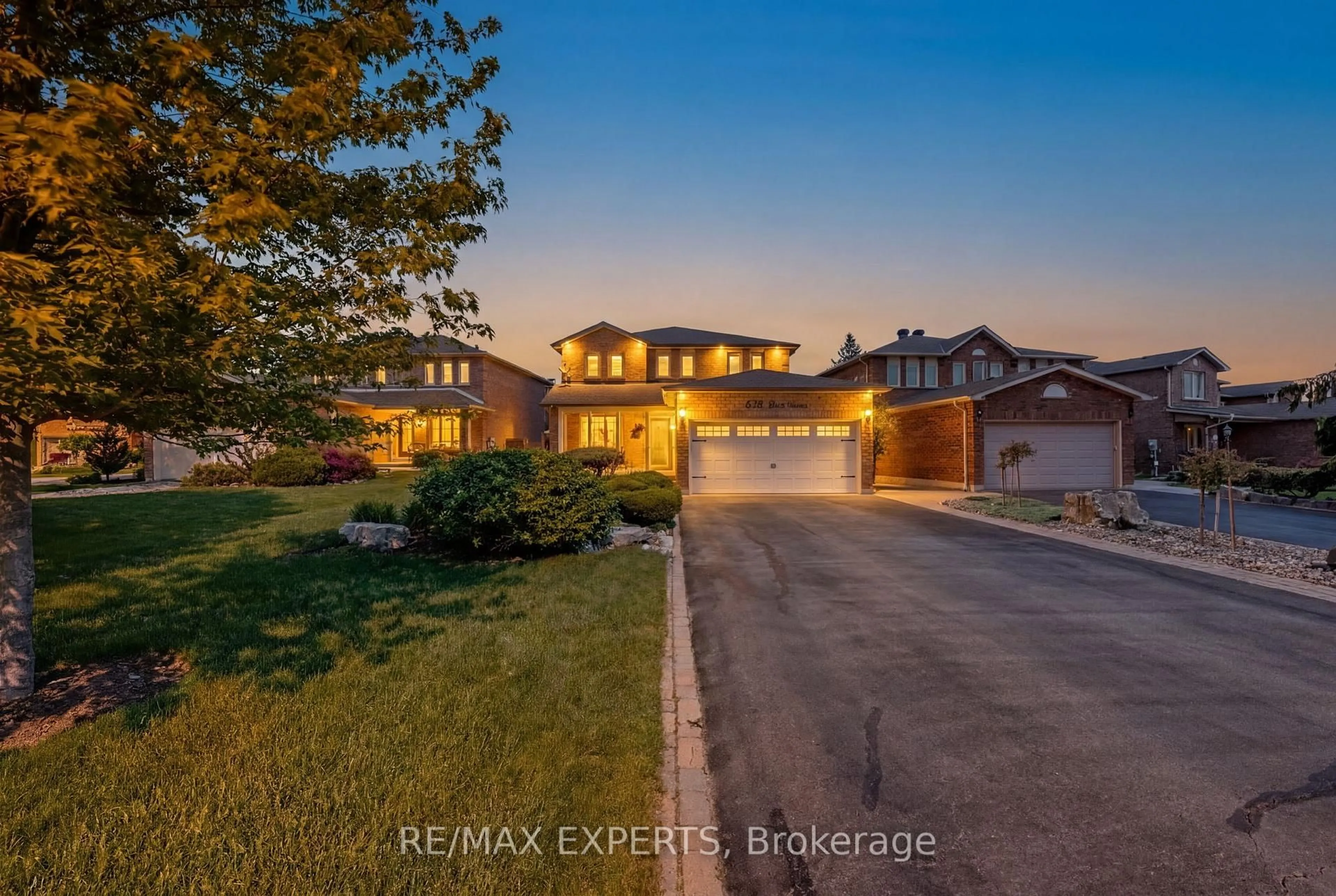 A pic from outside/outdoor area/front of a property/back of a property/a pic from drone, street for 54 De Rose Ave, Caledon Ontario L7E 1B4