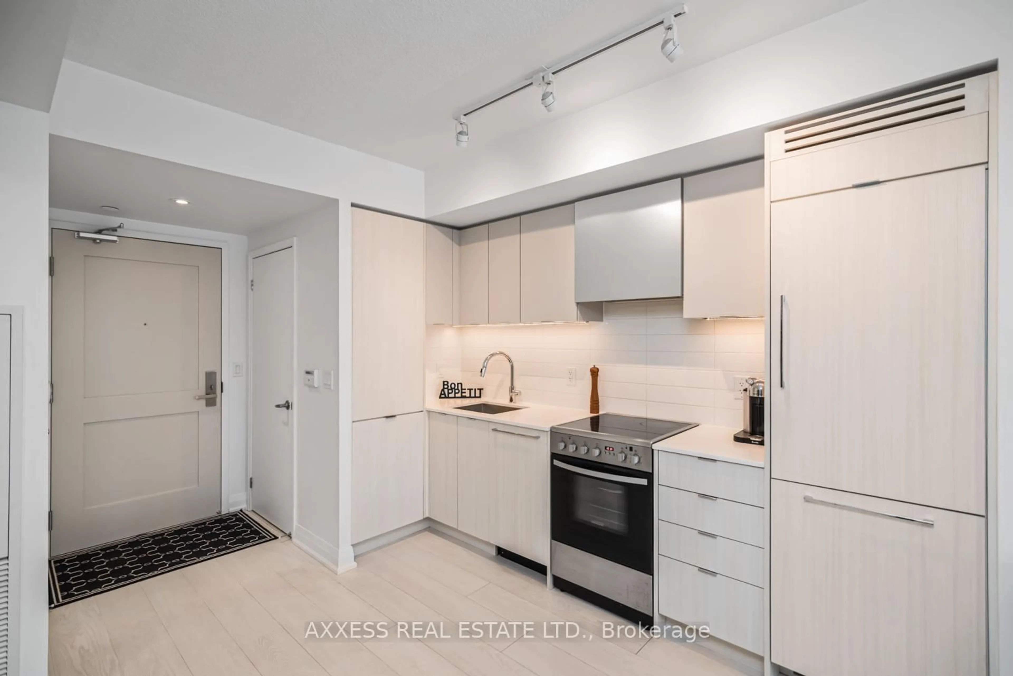 Standard kitchen, unknown for 10 Gibbs Rd #619, Toronto Ontario M9B 0E2