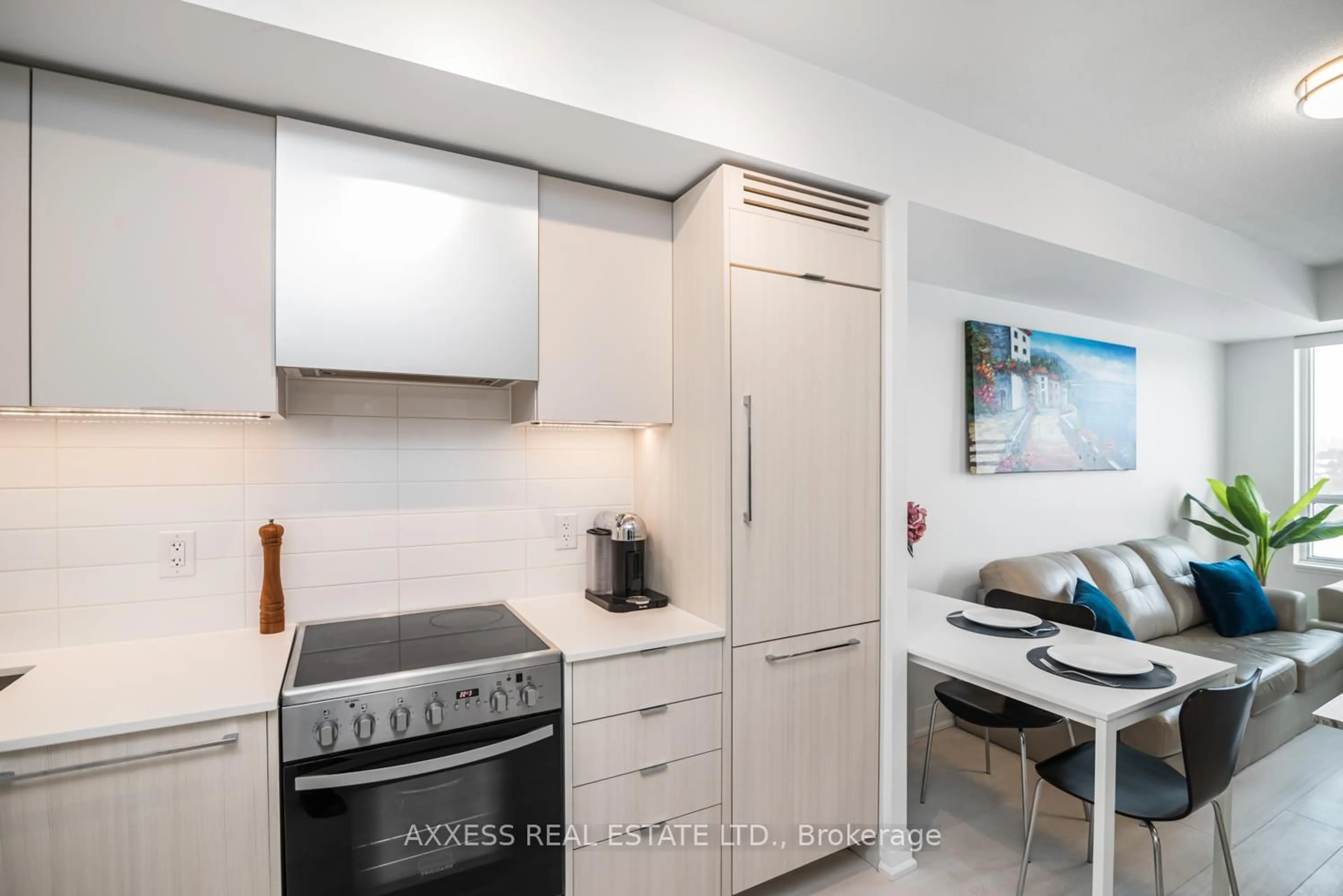 Standard kitchen, unknown for 10 Gibbs Rd #619, Toronto Ontario M9B 0E2
