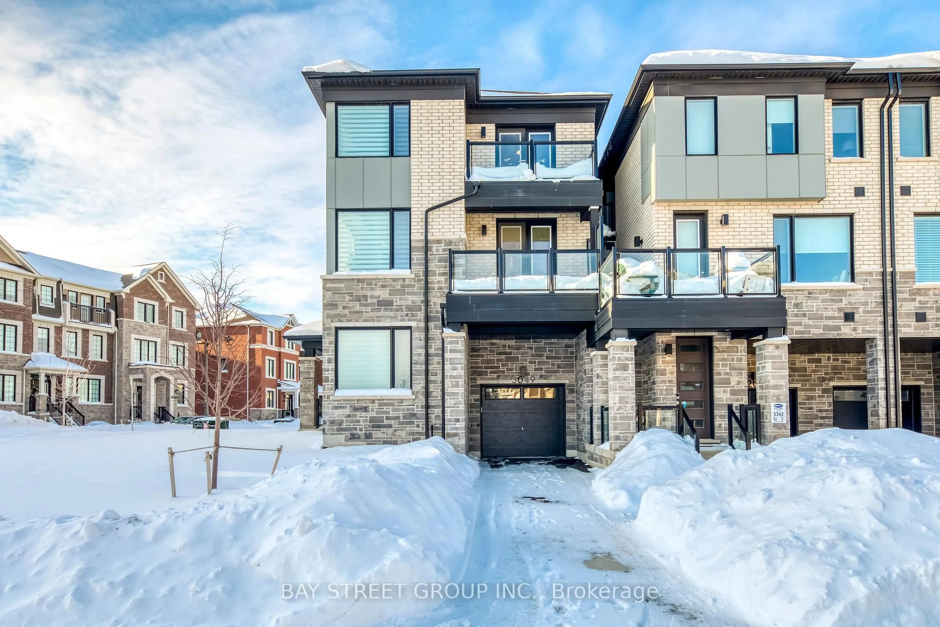Home with brick exterior material, street for 3049 Merrick Rd, Oakville Ontario L6H 7G1