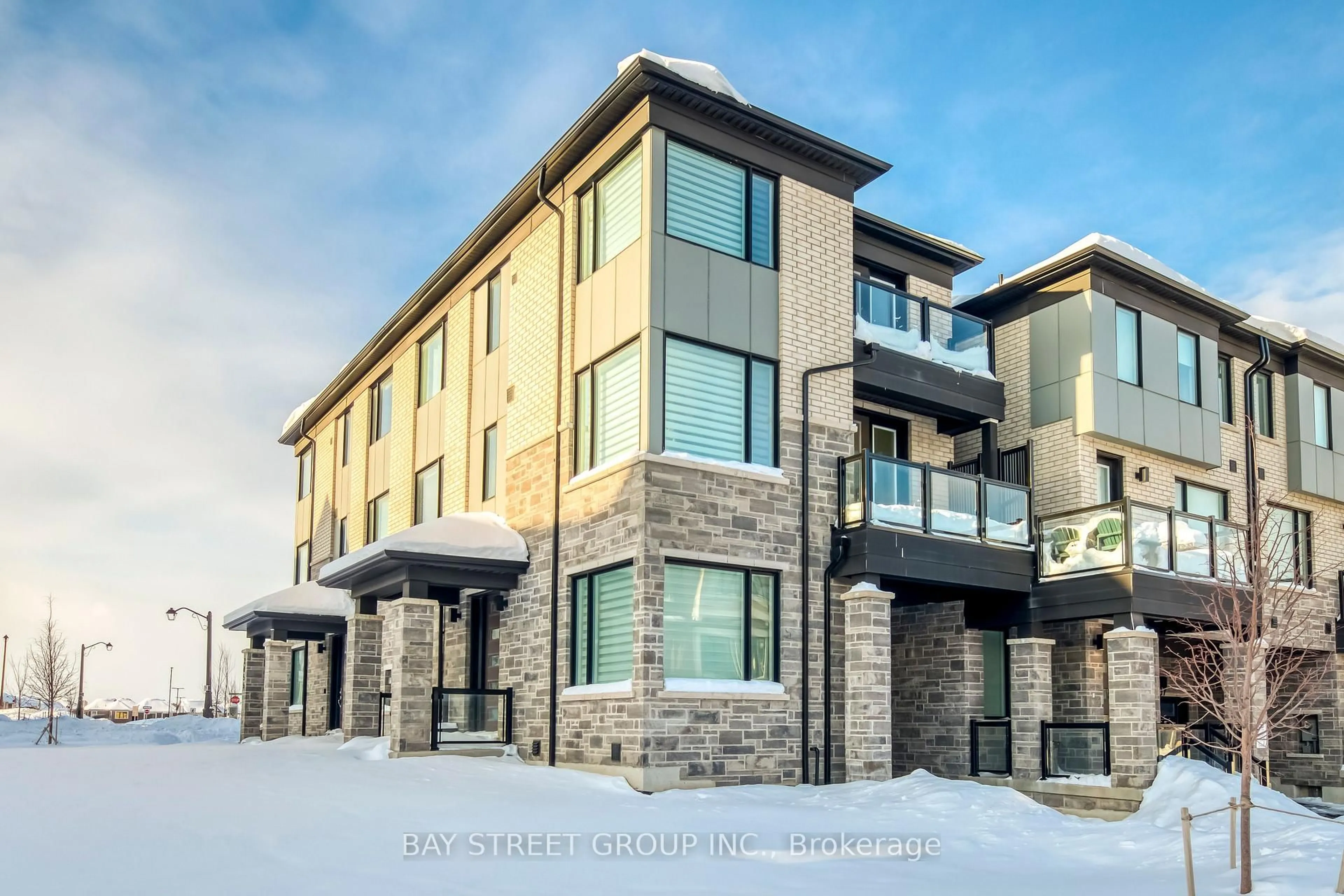 Home with brick exterior material, building for 3049 Merrick Rd, Oakville Ontario L6H 7G1