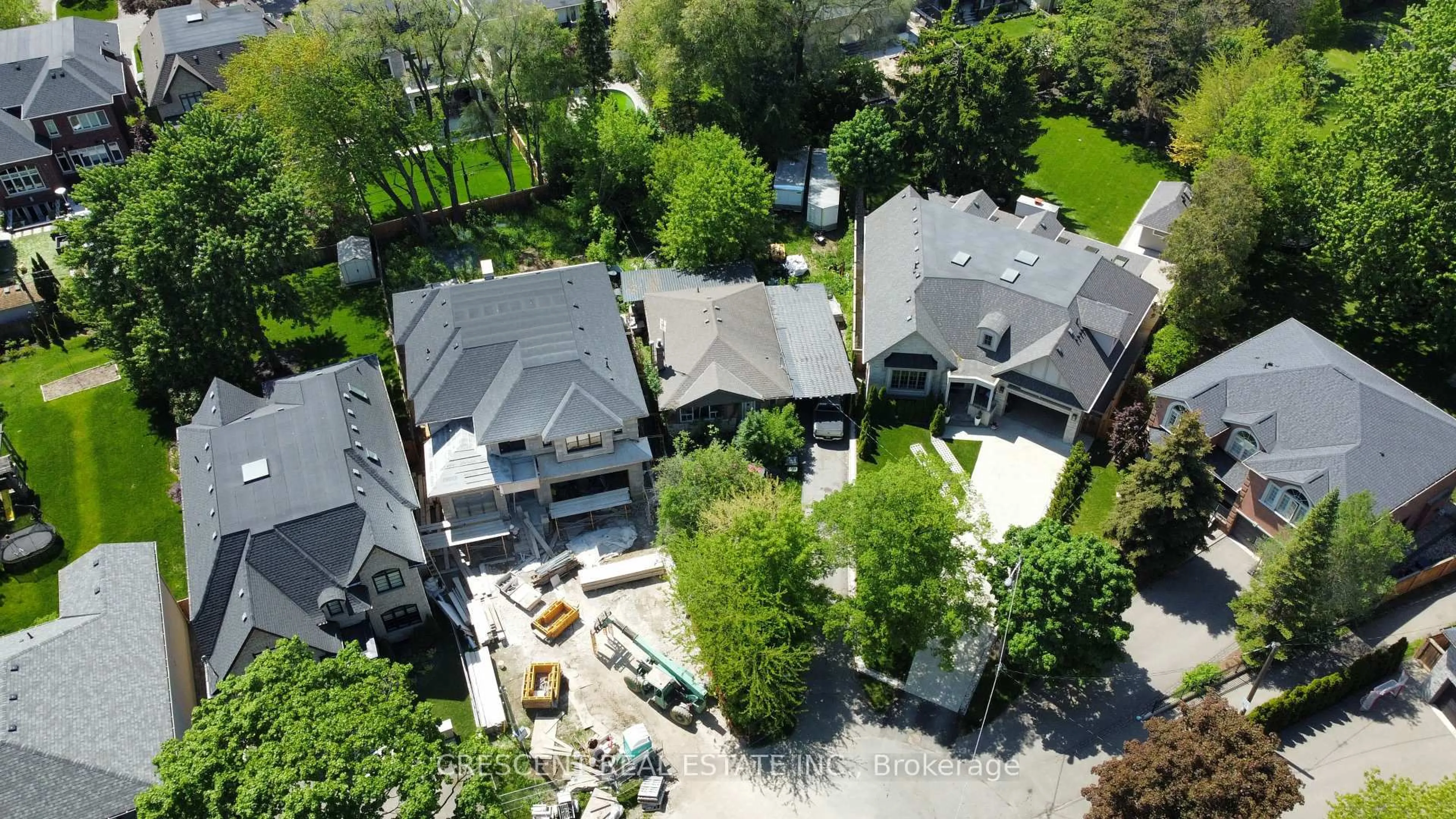 A pic from outside/outdoor area/front of a property/back of a property/a pic from drone, street for 10 Shaver Crt, Toronto Ontario M9B 4P5