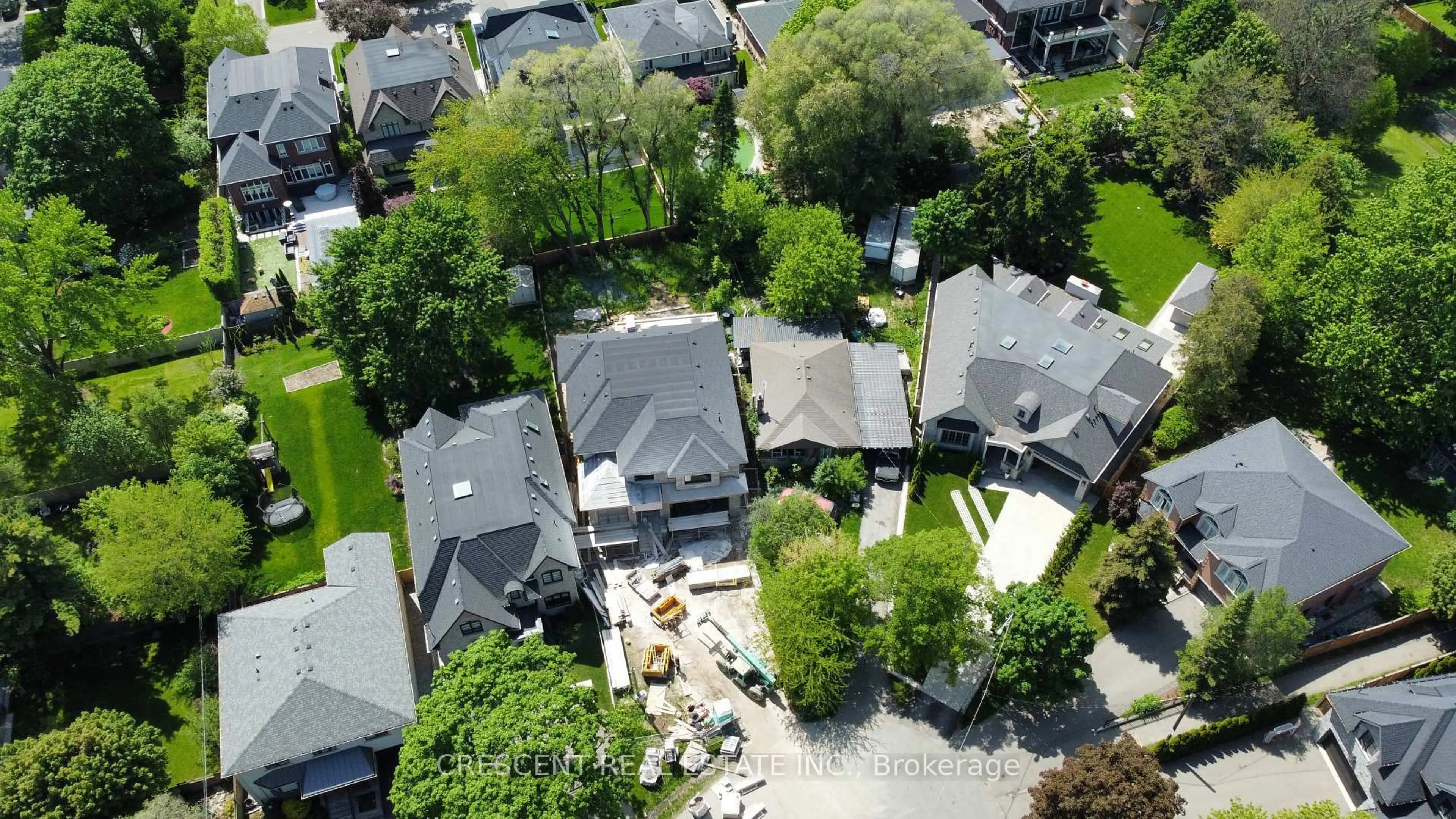 A pic from outside/outdoor area/front of a property/back of a property/a pic from drone, street for 10 Shaver Crt, Toronto Ontario M9B 4P5