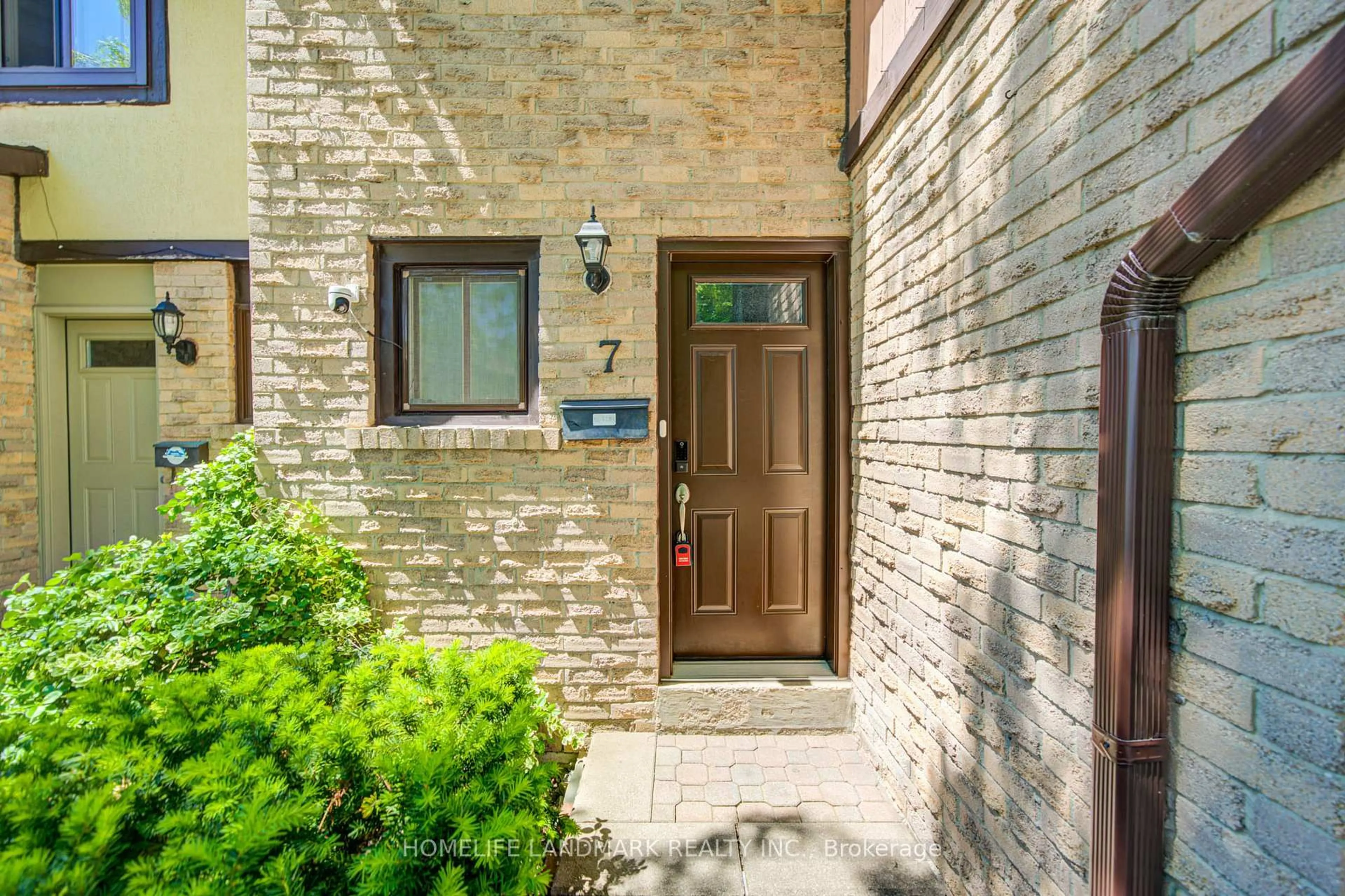 Unknown for 3345 Silverado Dr #7, Mississauga Ontario L5A 3Y8