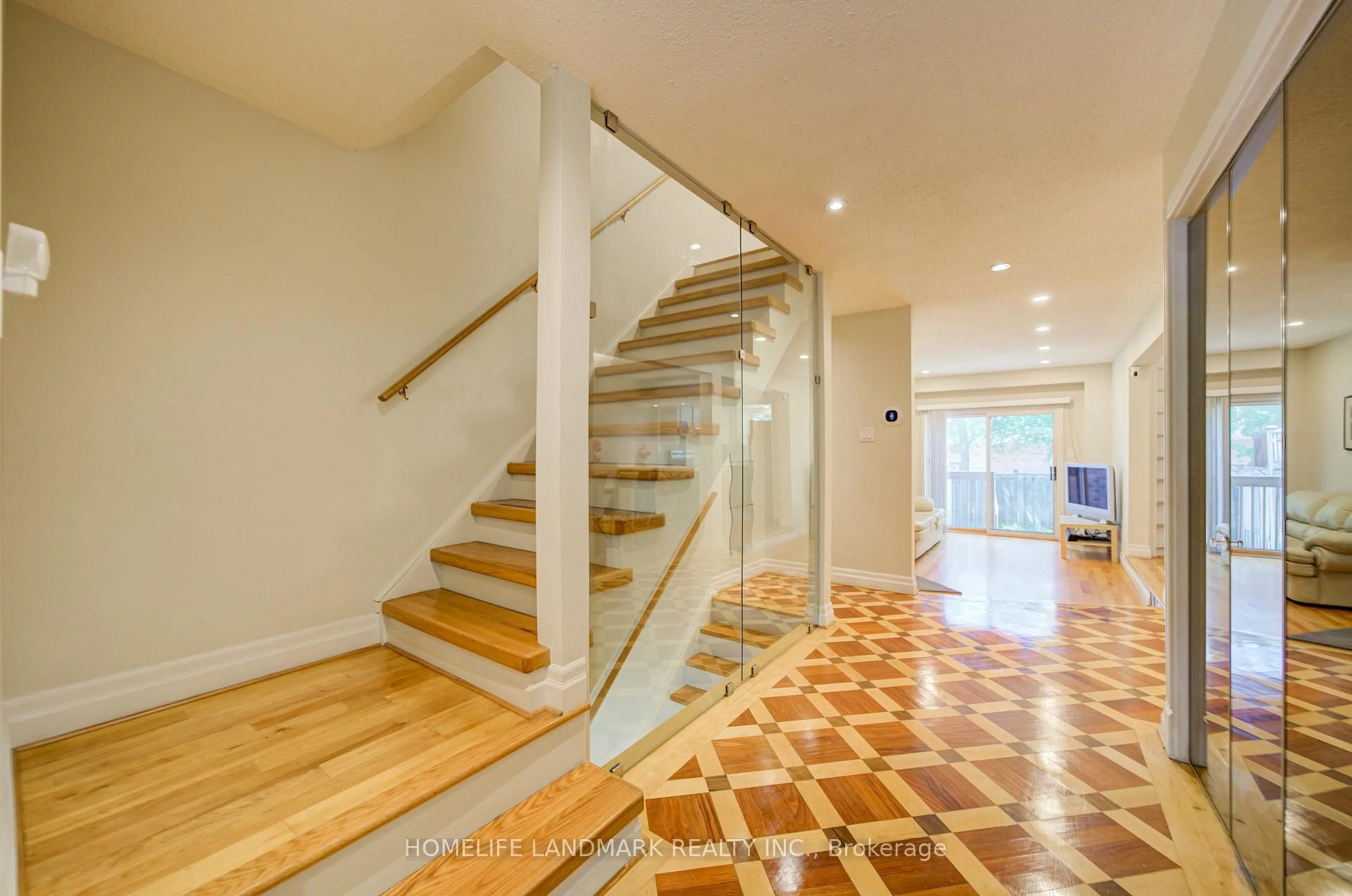 Unknown for 3345 Silverado Dr #7, Mississauga Ontario L5A 3Y8