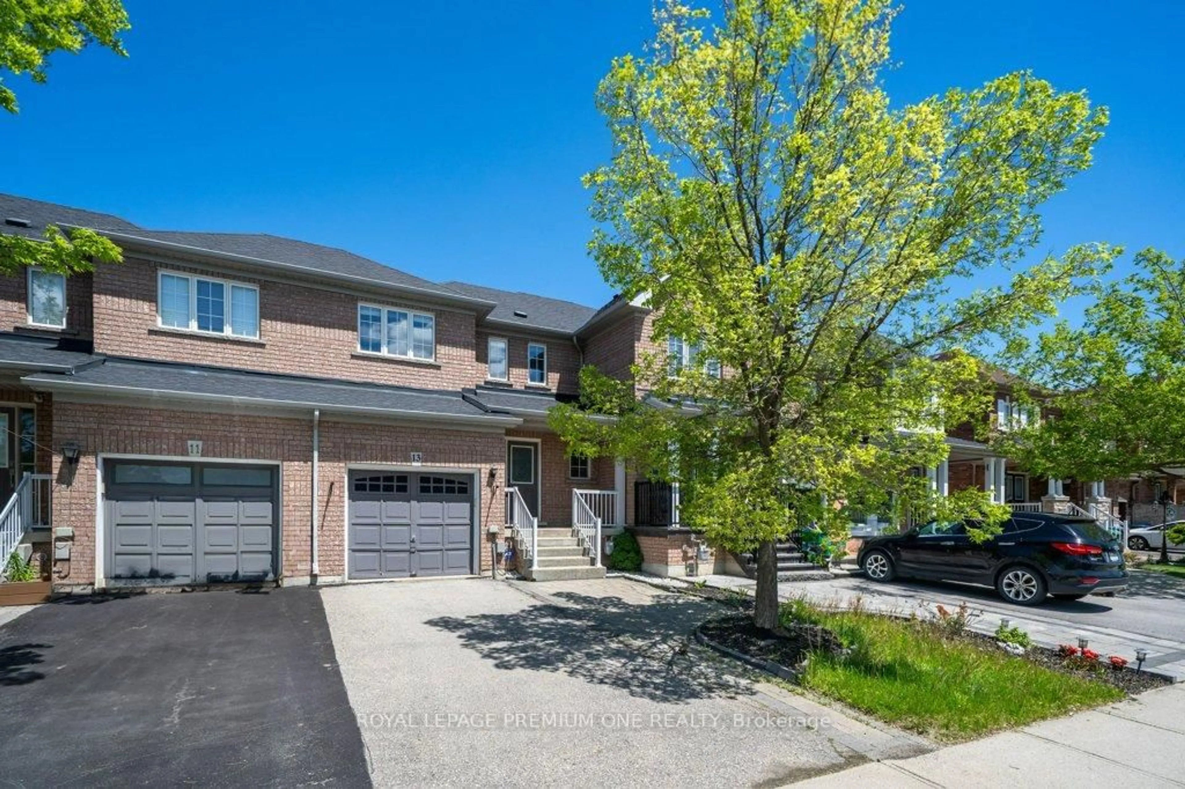 Home with brick exterior material, street for 13 Summitridge Crt, Brampton Ontario L6P 2E5