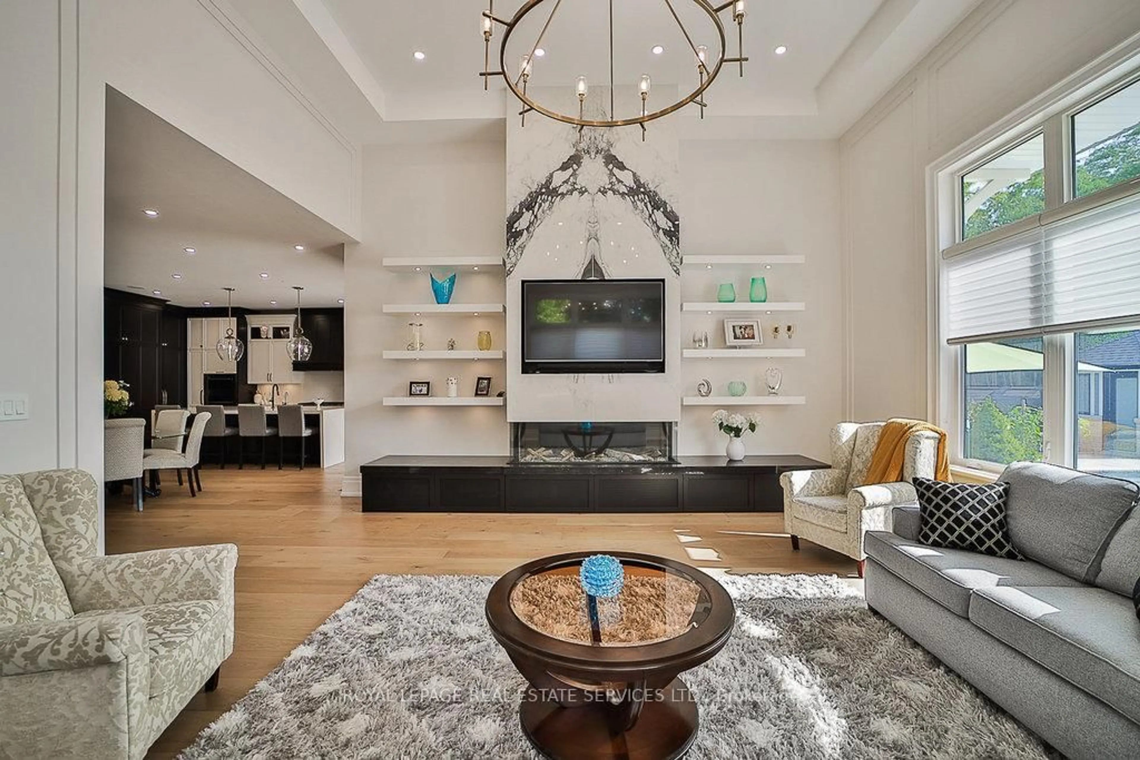 Living room with furniture, unknown for 1301 Twin Oaks Dell, Mississauga Ontario L5H 3J9