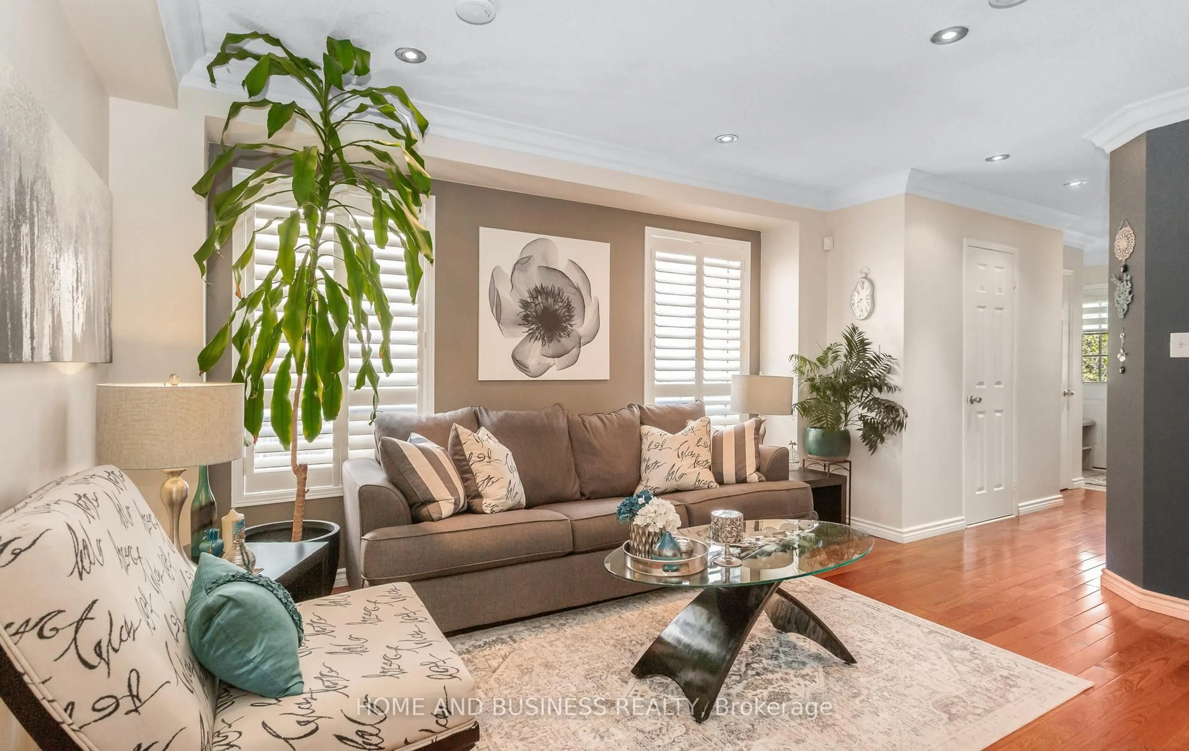 Living room with furniture, unknown for 4161 Goldenrod Cres, Mississauga Ontario L5V 3C1