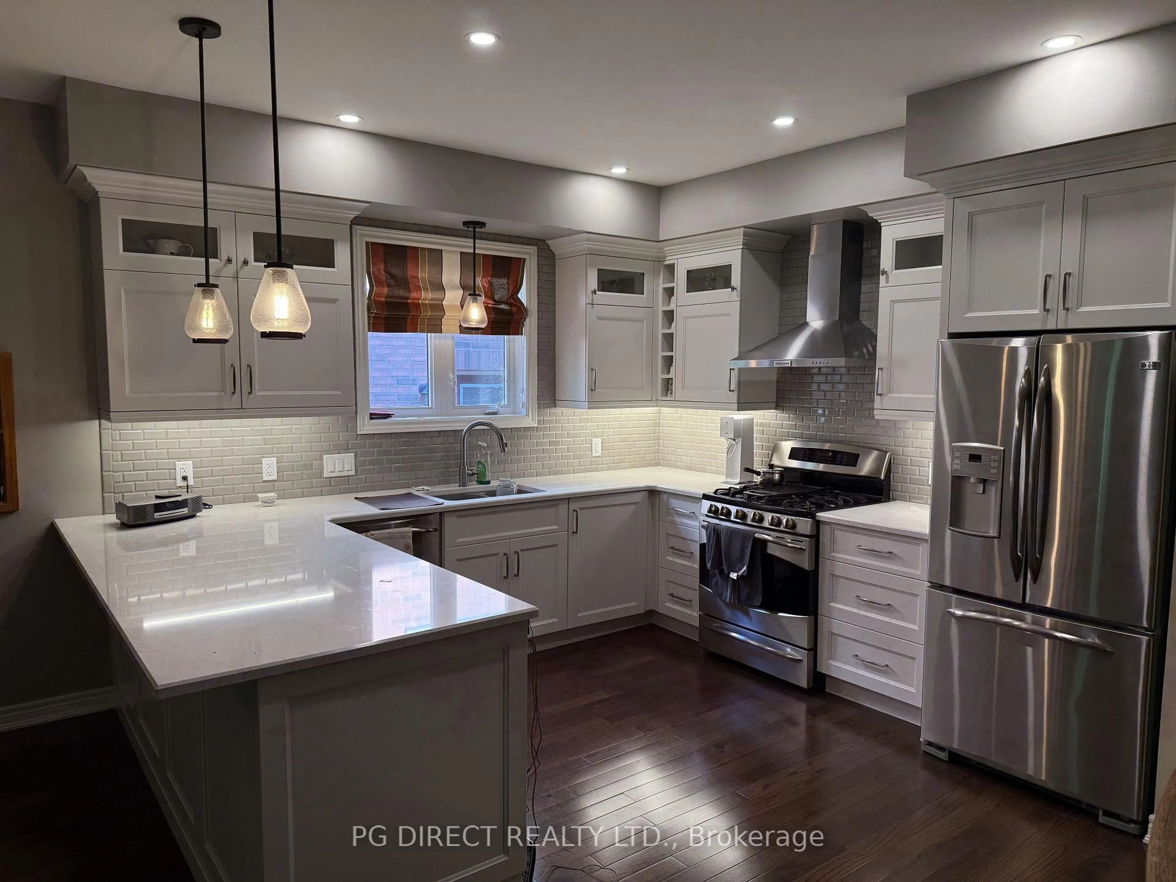 Open concept kitchen, ceramic/tile floor for 7 Putney Rd, Caledon Ontario L7C 1R4