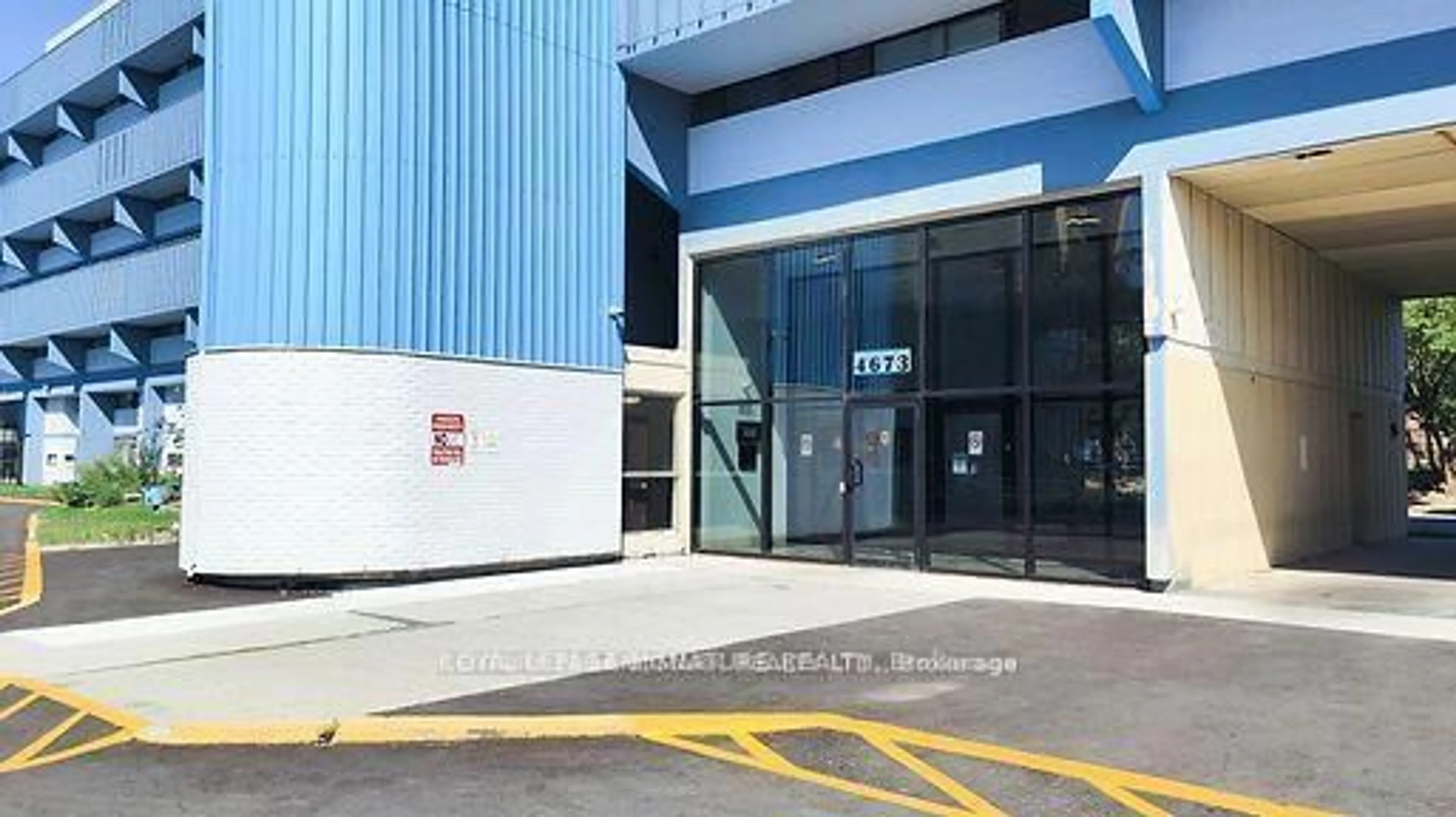 Indoor foyer for 4673 Jane St #806, Toronto Ontario M3N 2L1