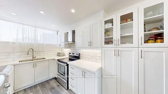 4673 Jane St #806, Toronto 3