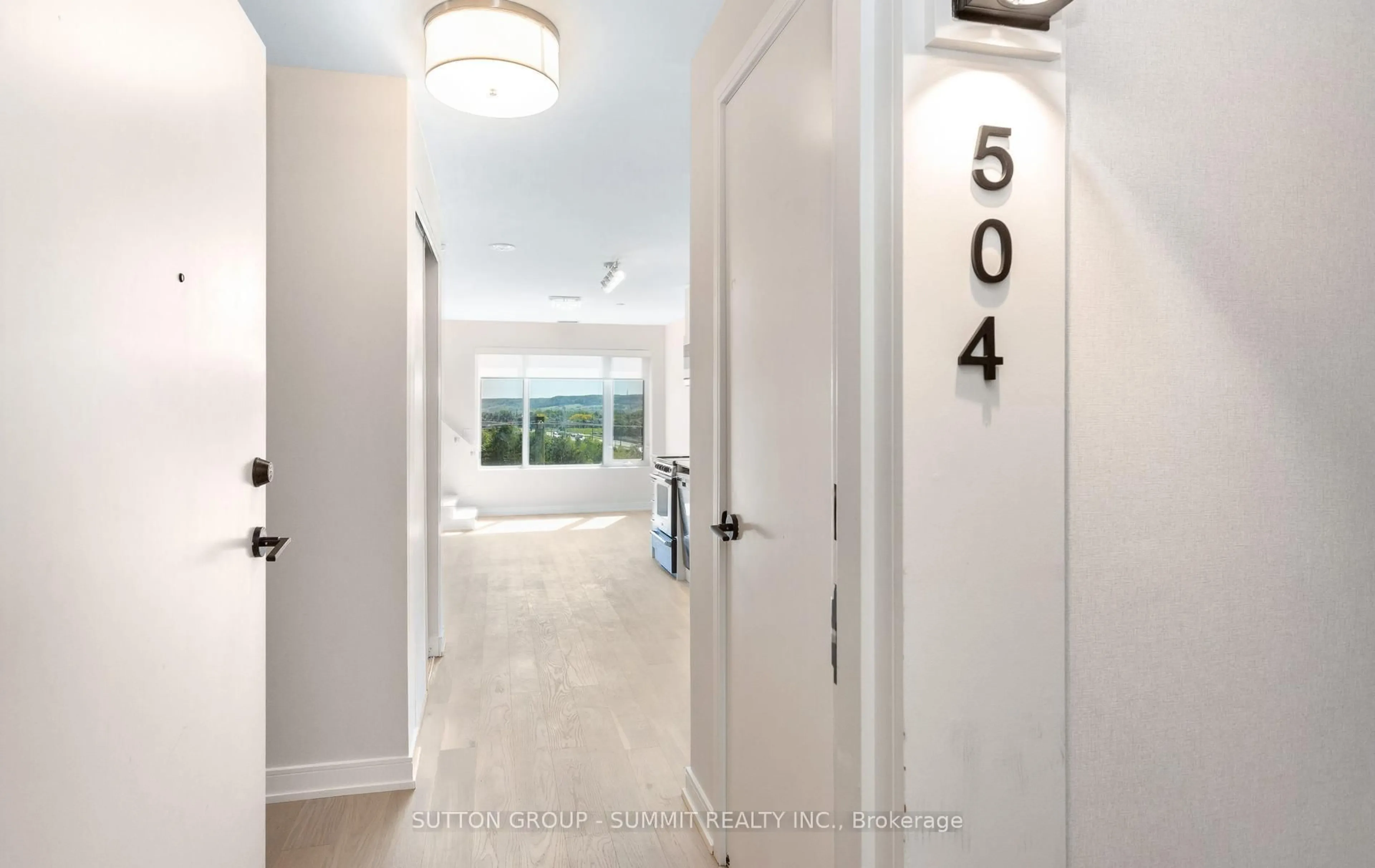 Indoor entryway for 8010 Derry Rd #504, Milton Ontario L9T 9N3