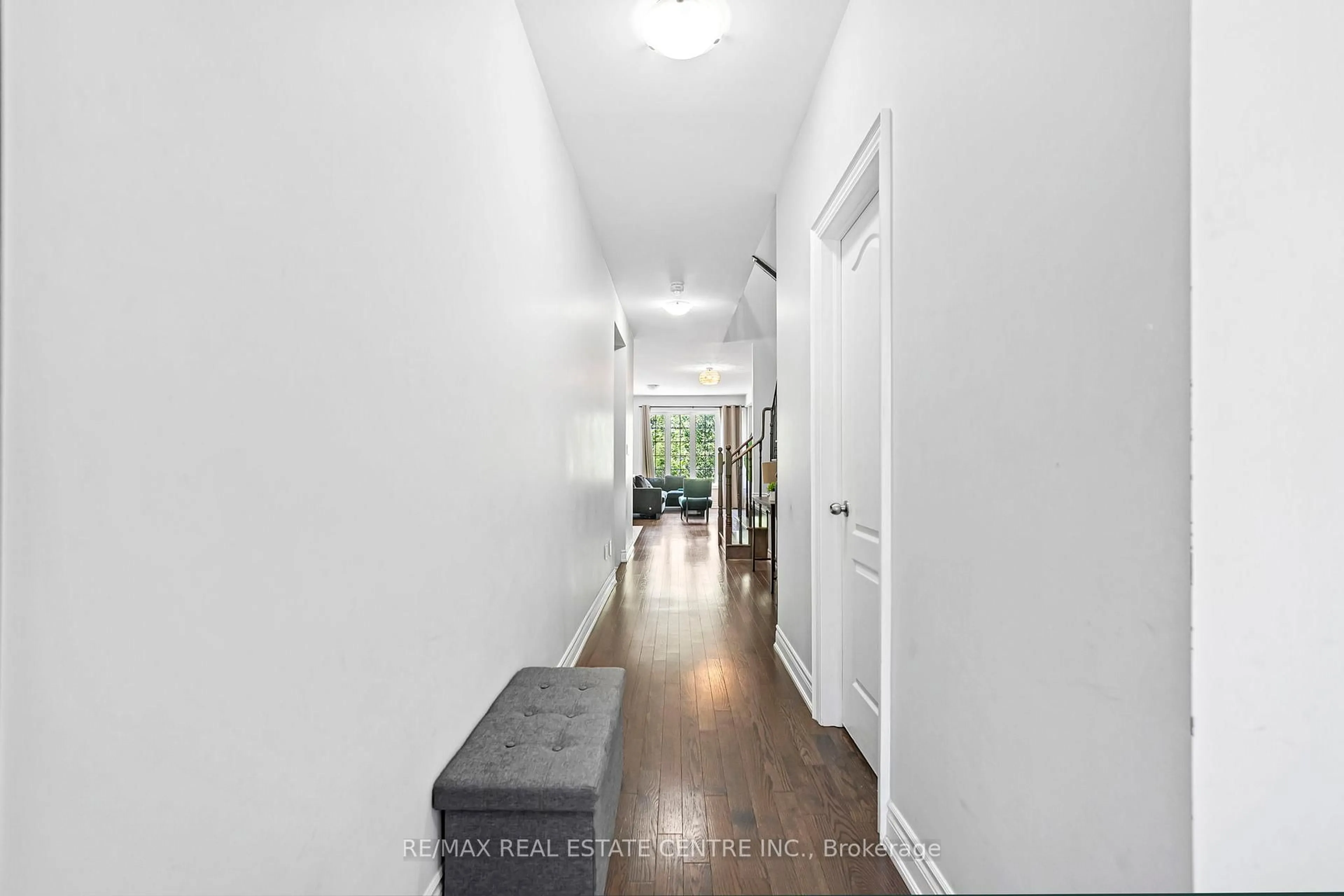 Indoor entryway for 72 Lady Evelyn Cres, Brampton Ontario L6Y 6C6