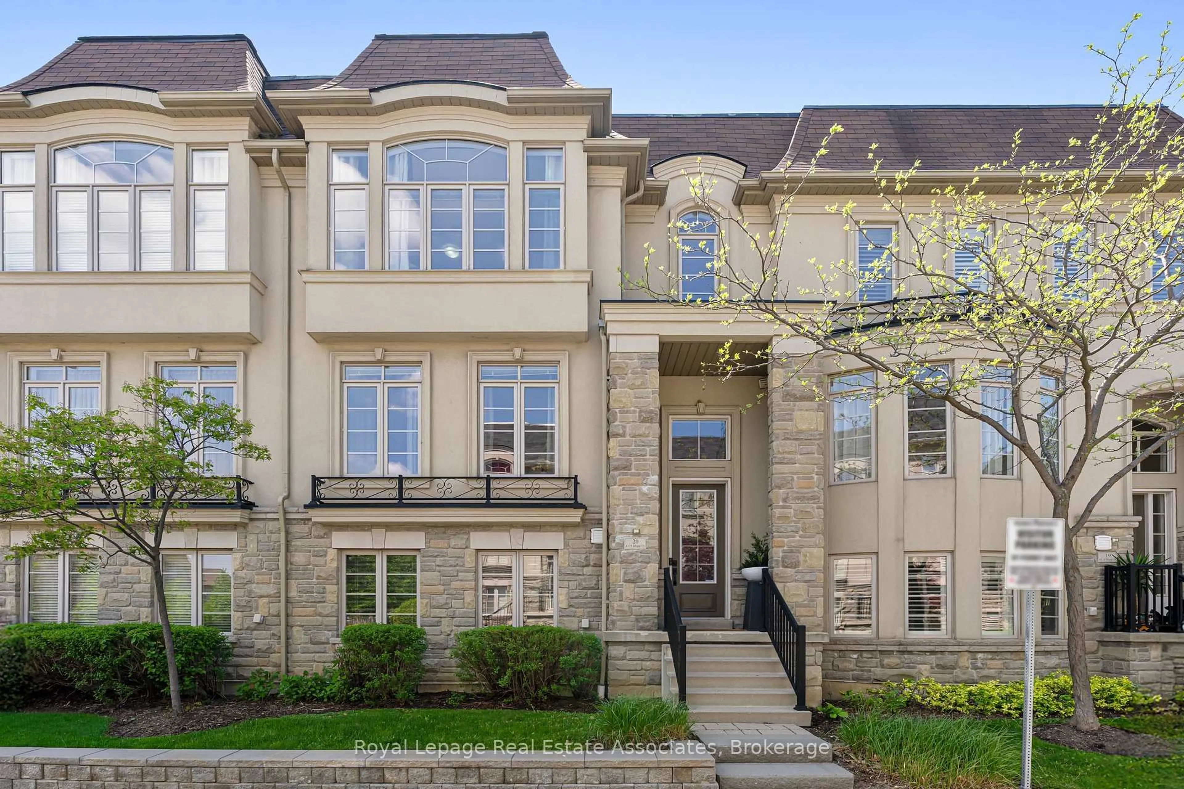 Home with brick exterior material, street for 4135 Shipp Dr #20, Mississauga Ontario L4Z 0A7