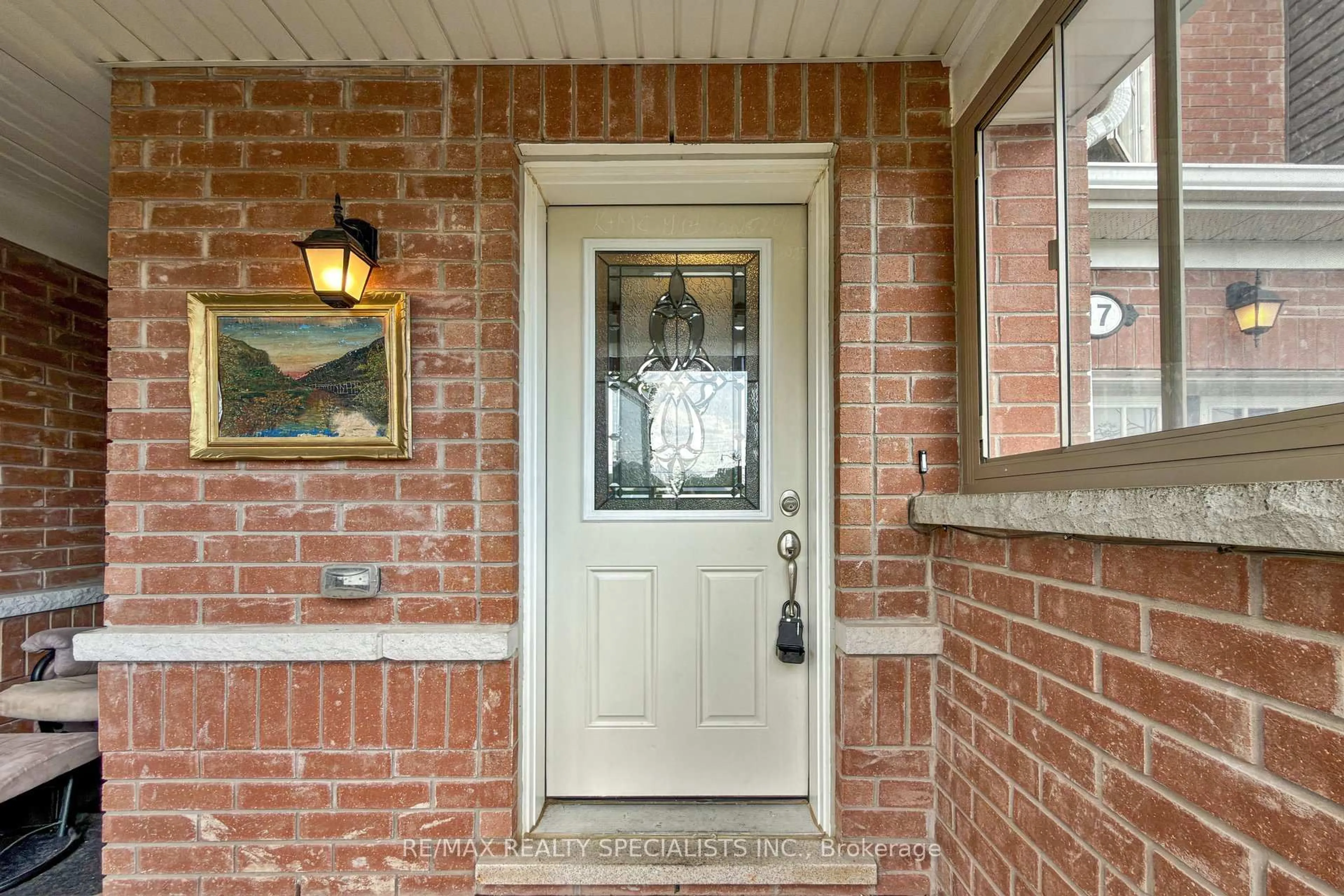 Indoor entryway for 17 Leblanc Cres, Brampton Ontario L7A 4G6