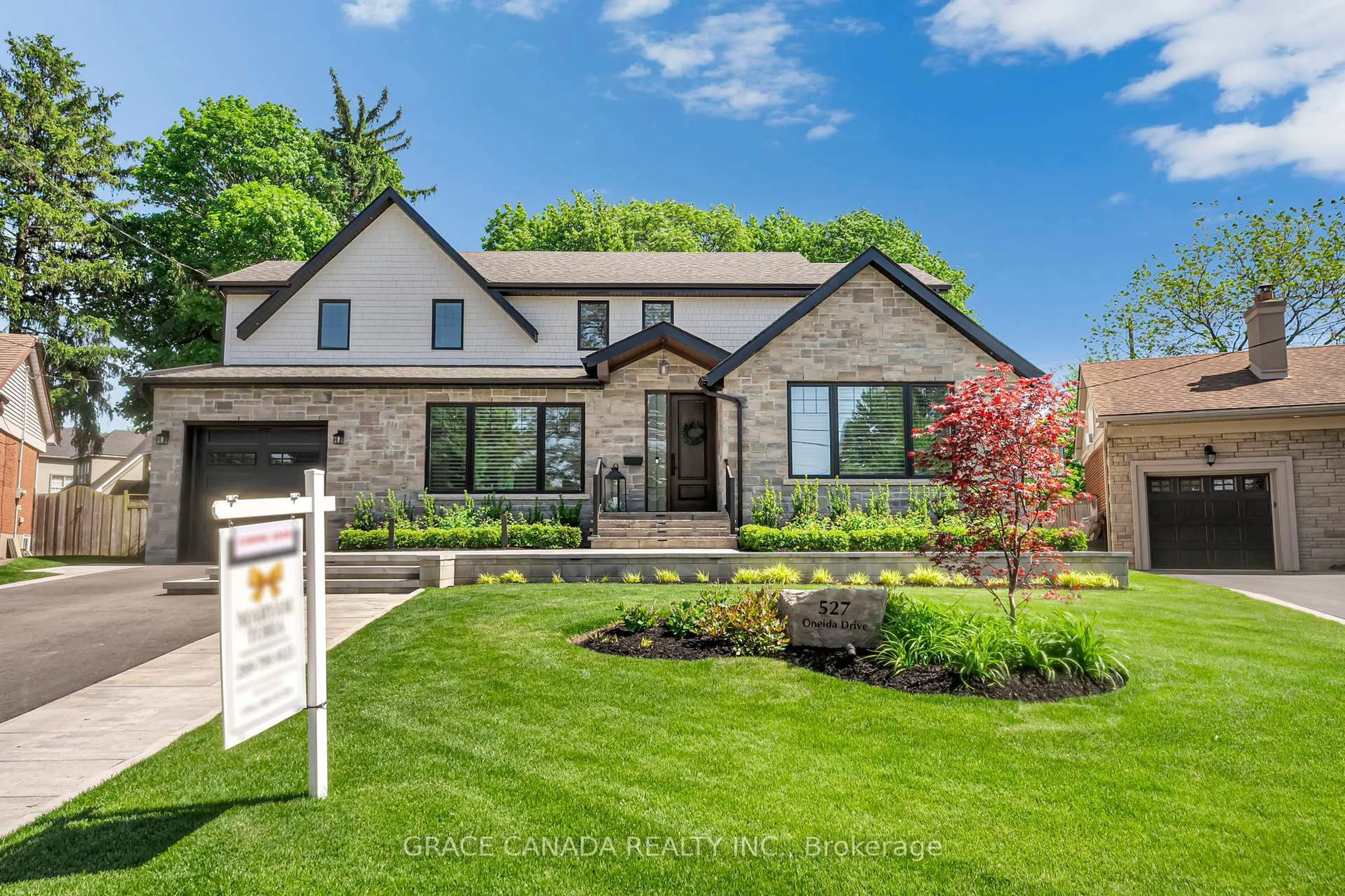 Home with brick exterior material, street for 527 Oneida Dr, Burlington Ontario L7T 3T9