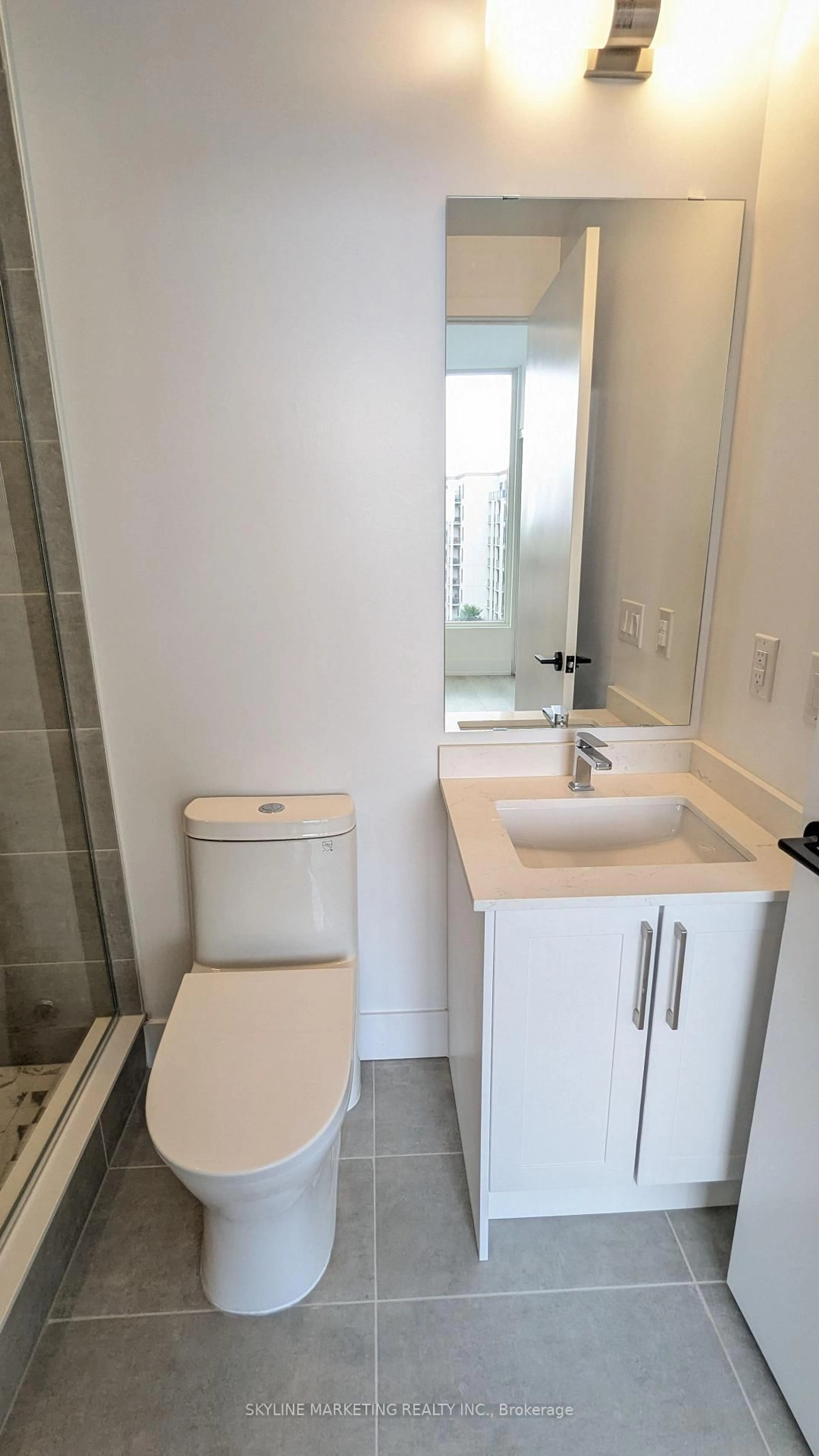 Standard bathroom, ceramic/tile floor for 2450 Old Bronte Rd #642, Oakville Ontario L6M 5P6