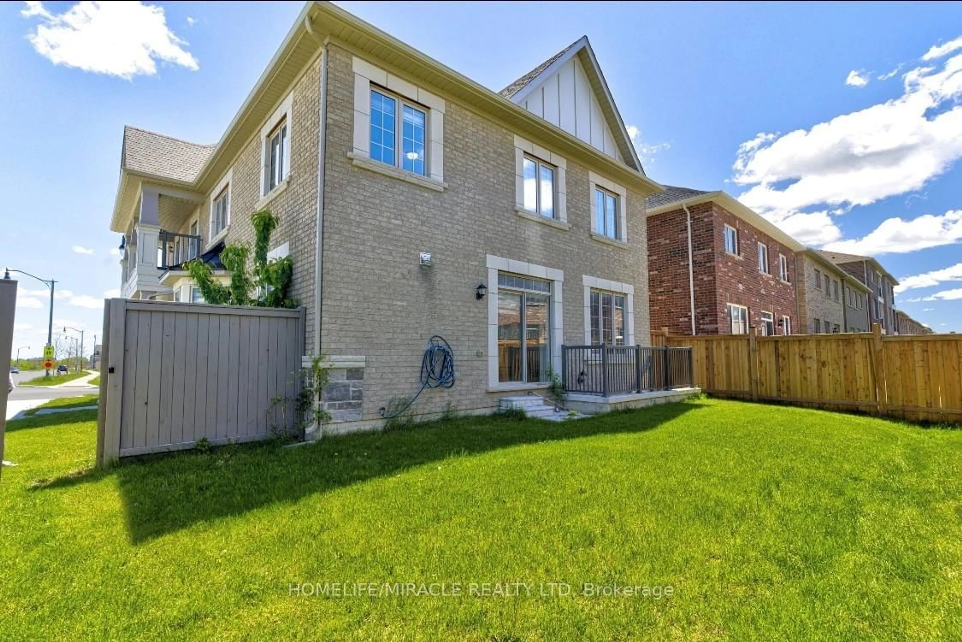 Unknown for 566 Brisdale Dr, Brampton Ontario L7A 5J4