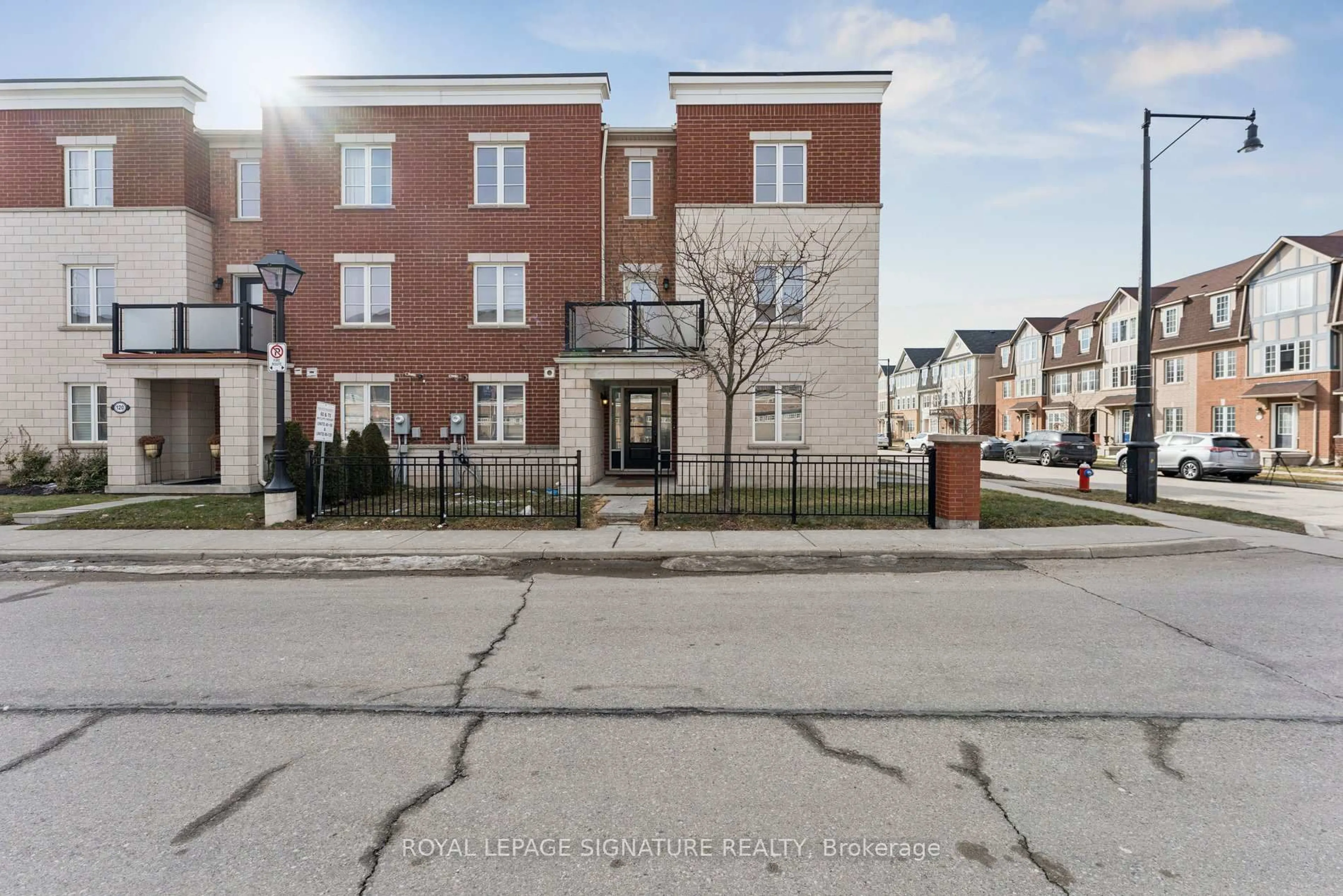 Unknown for 122 Baycliffe Cres, Brampton Ontario L7A 3Y7