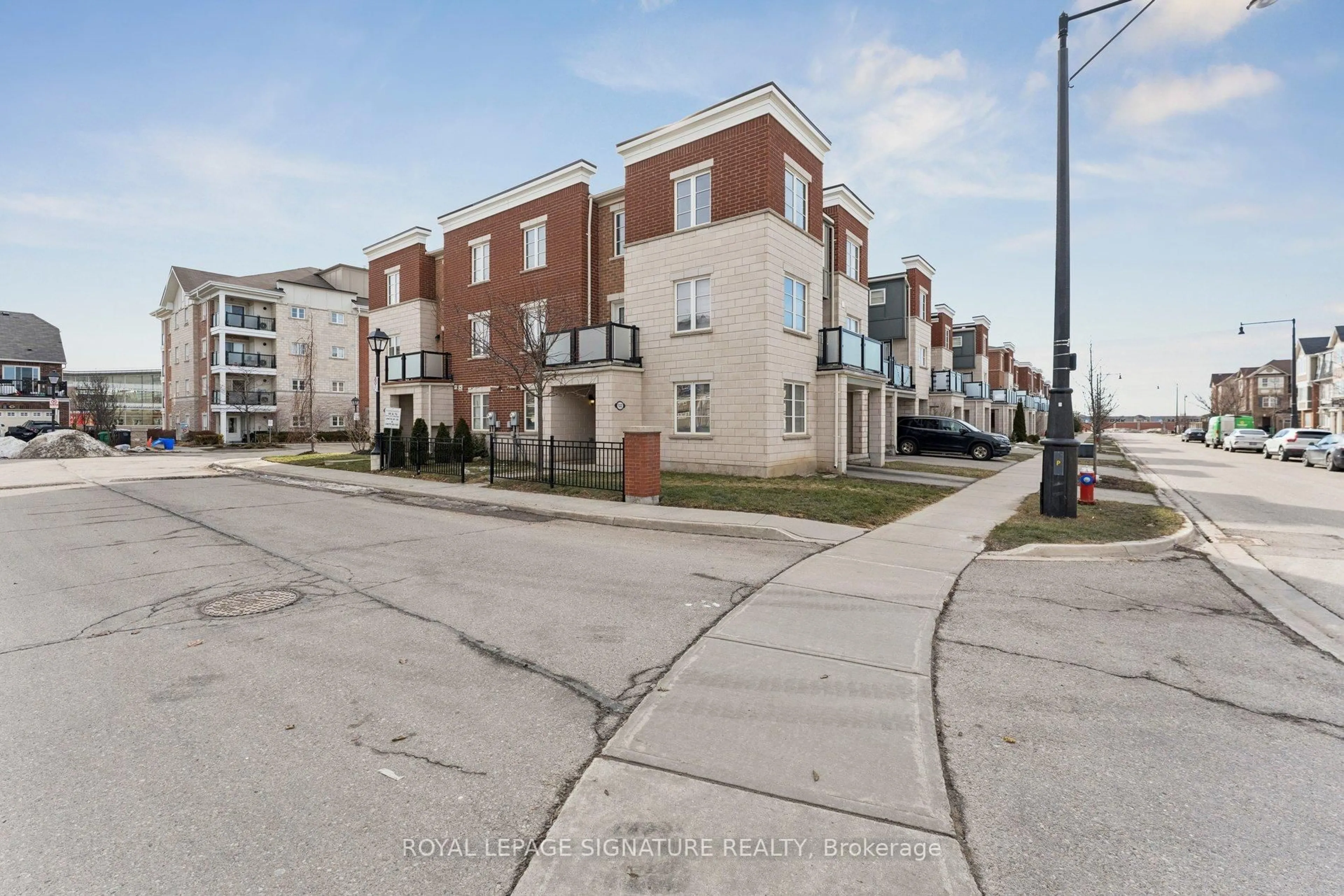 Unknown for 122 Baycliffe Cres, Brampton Ontario L7A 3Y7